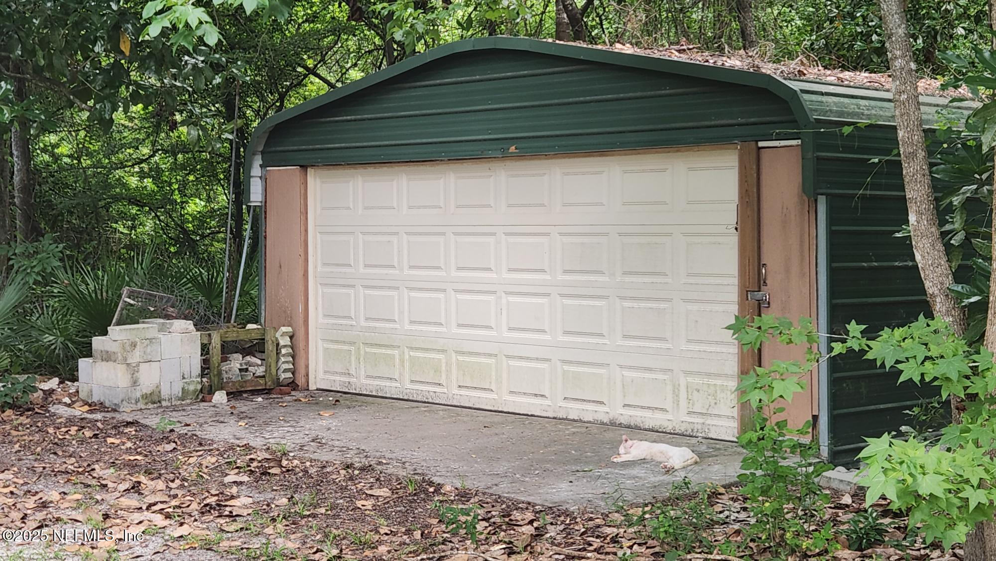 569 WATER OAK Lane