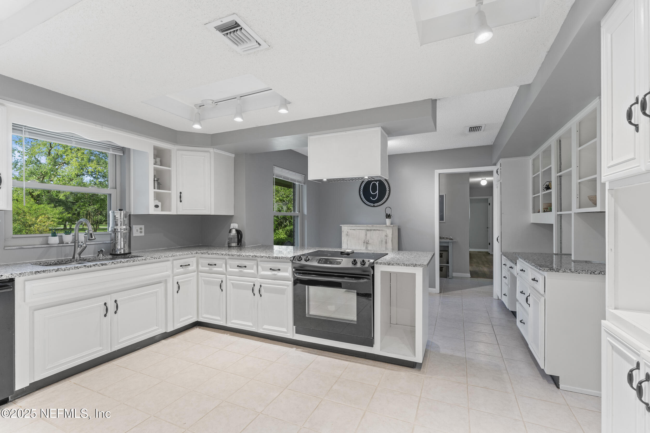 569 WATER OAK Lane