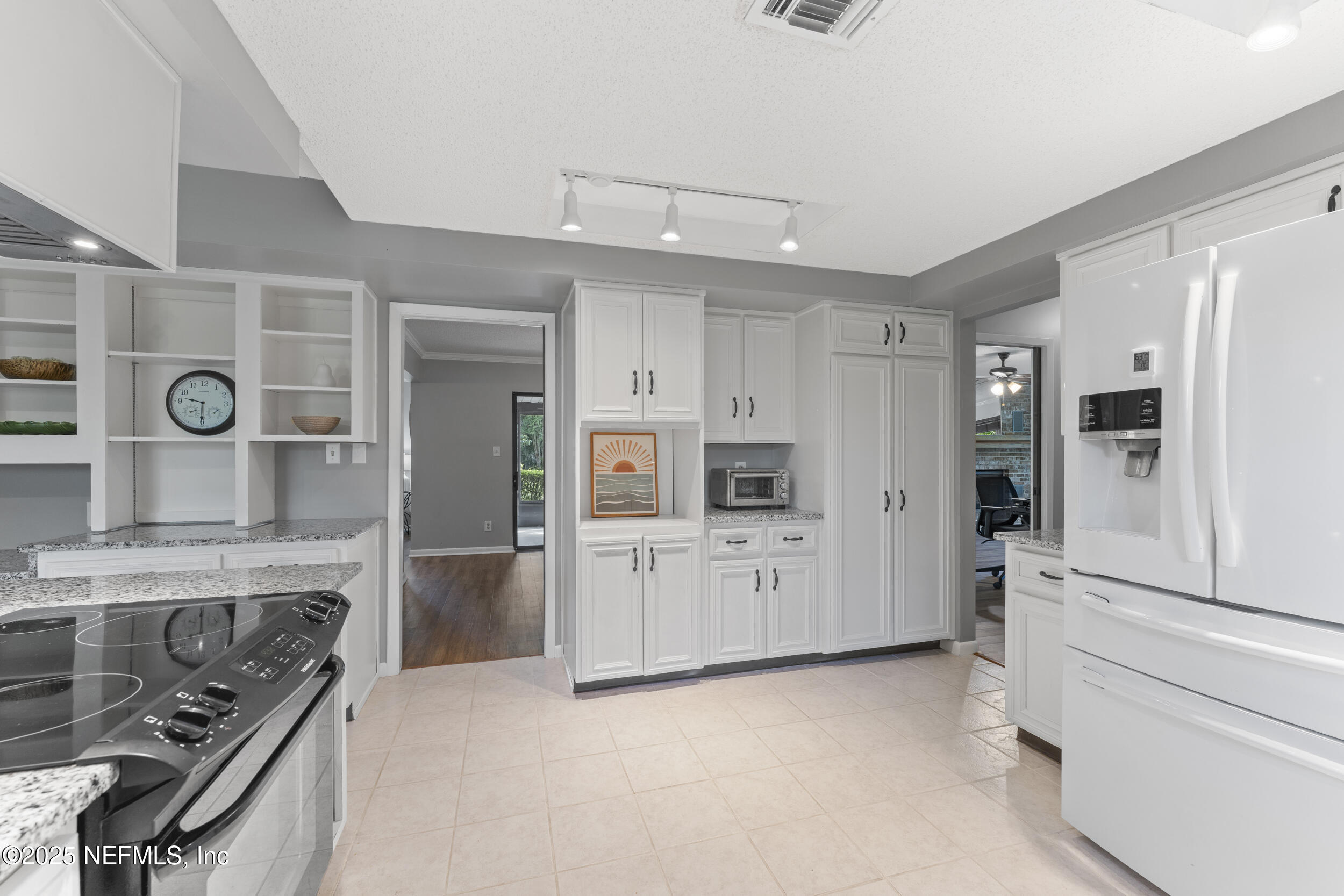 569 WATER OAK Lane