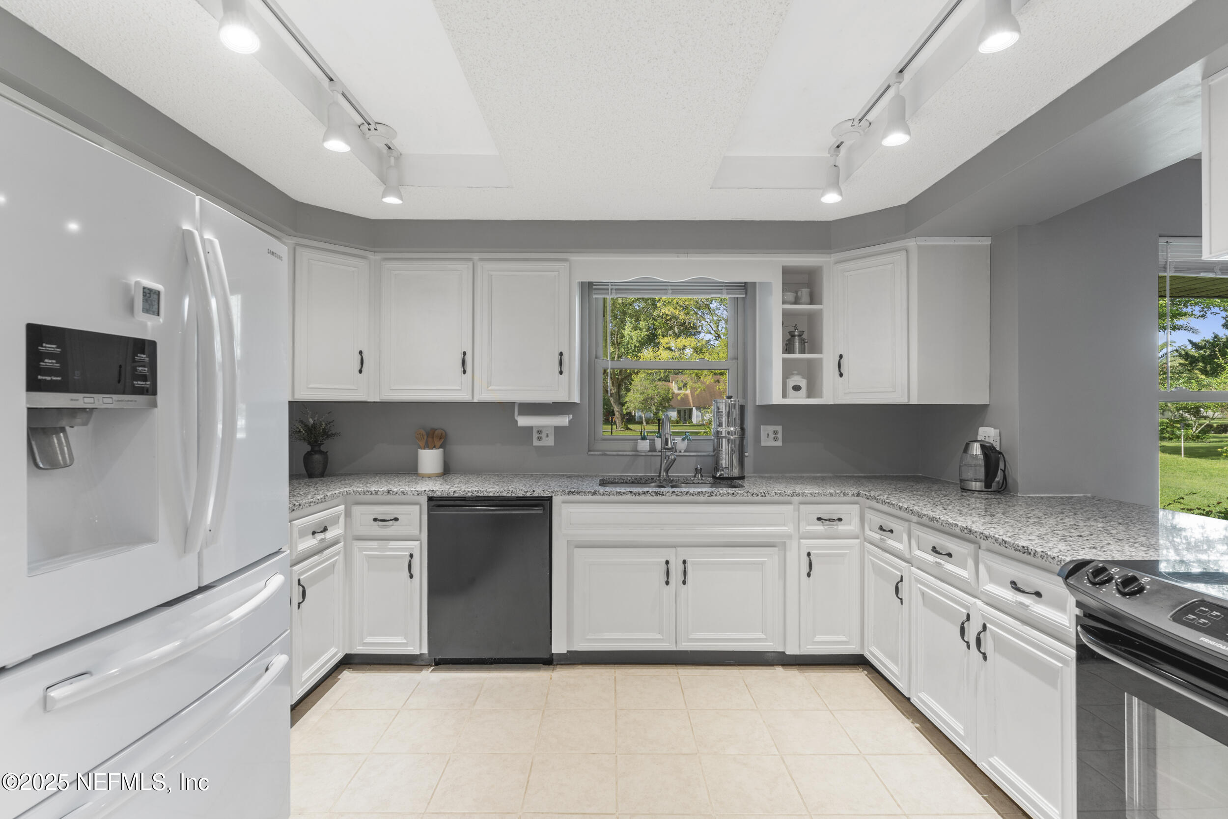 569 WATER OAK Lane