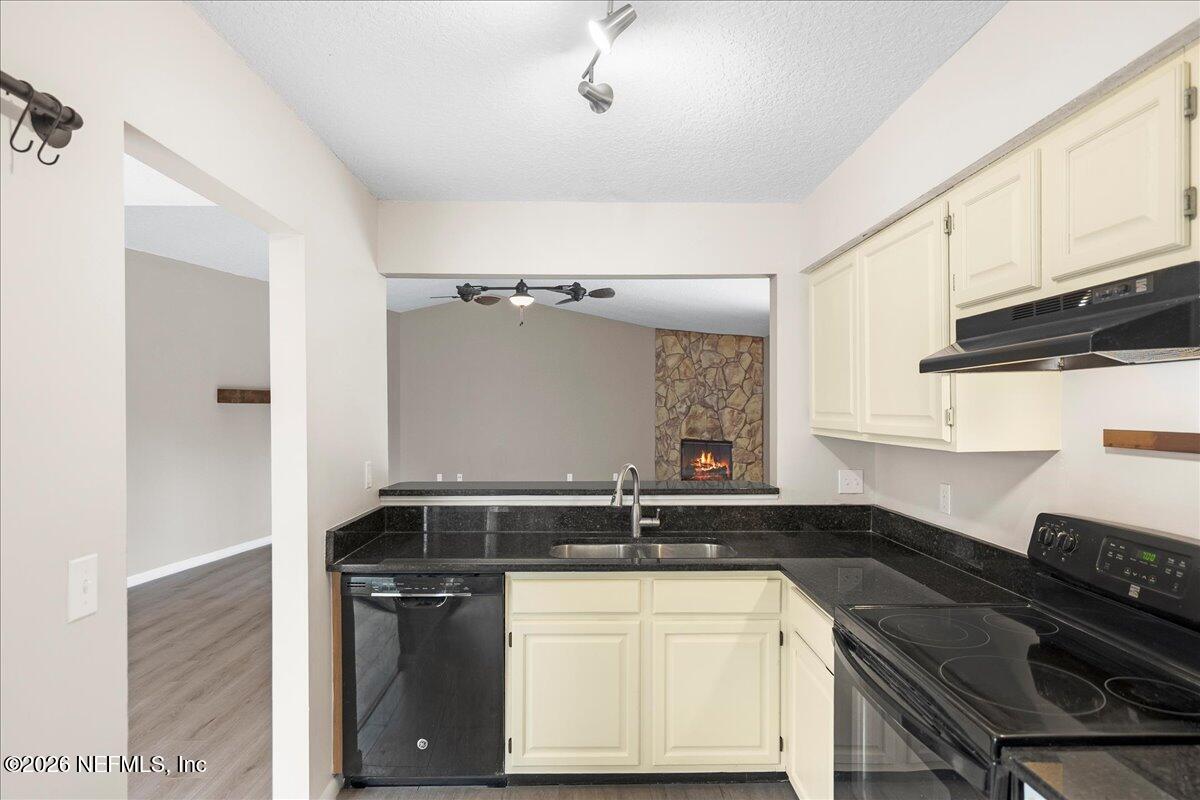11354 ASHLEY MANOR Way