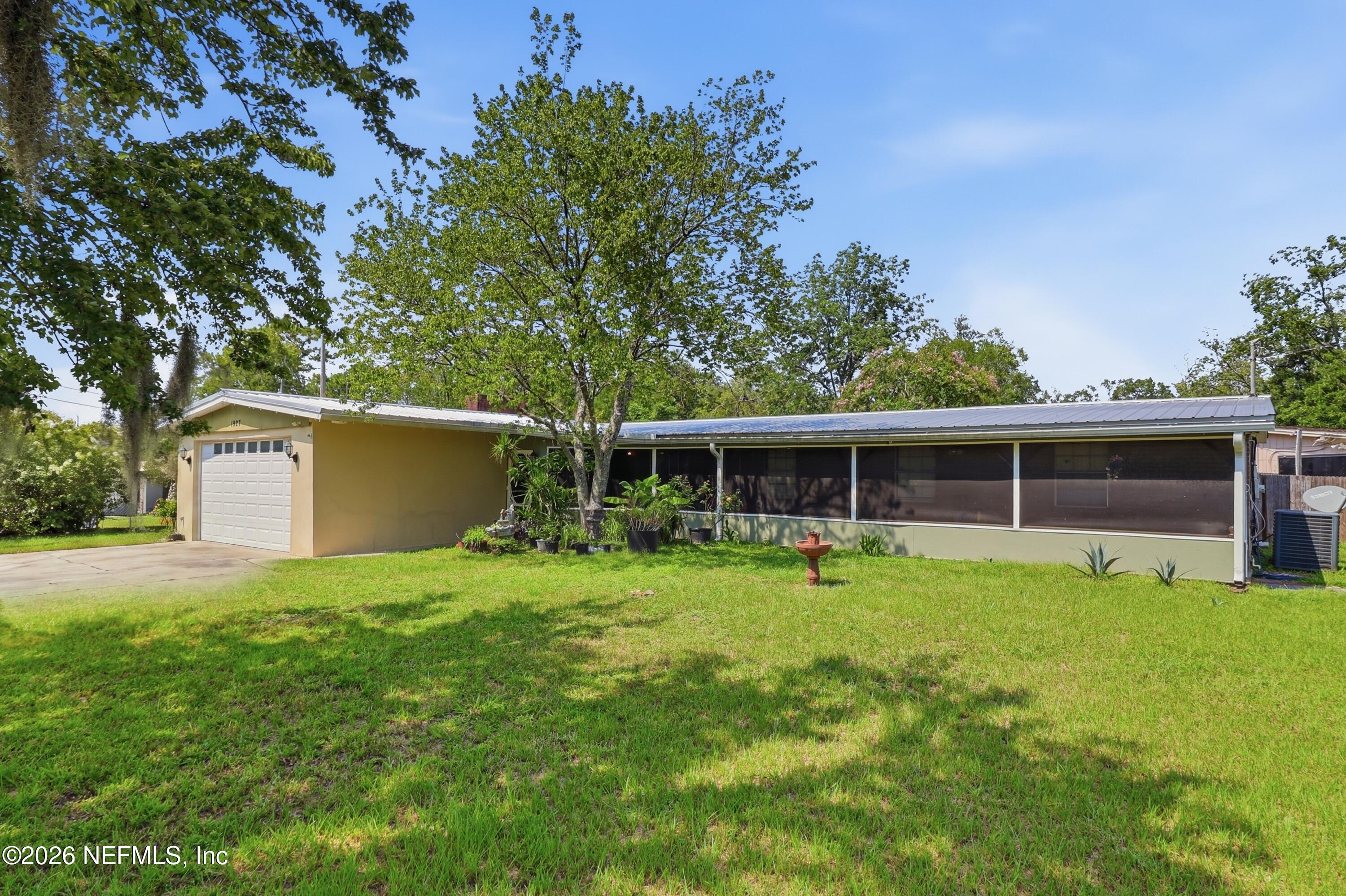 1927 MONTEAU Drive