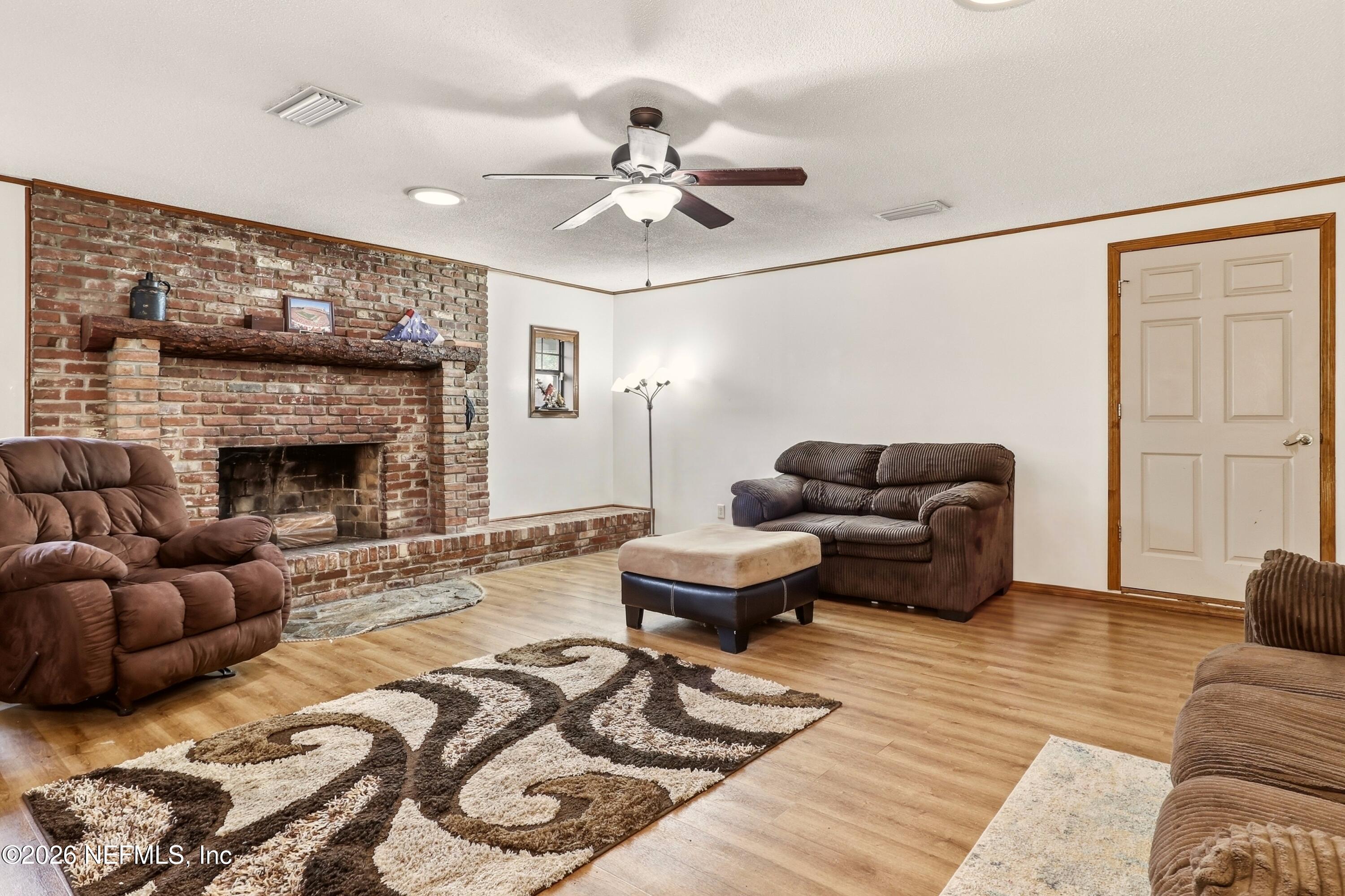 1927 MONTEAU Drive