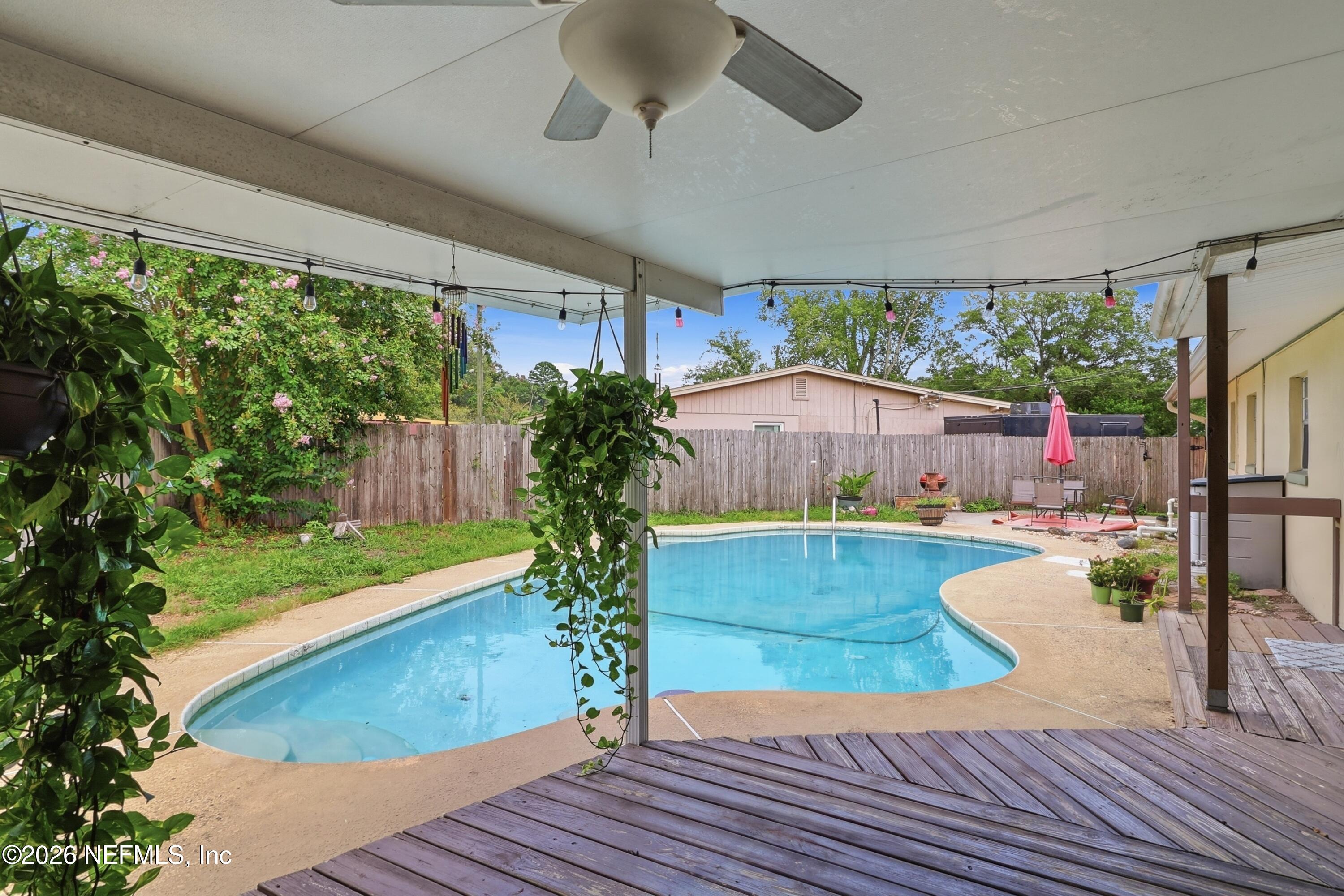 1927 MONTEAU Drive