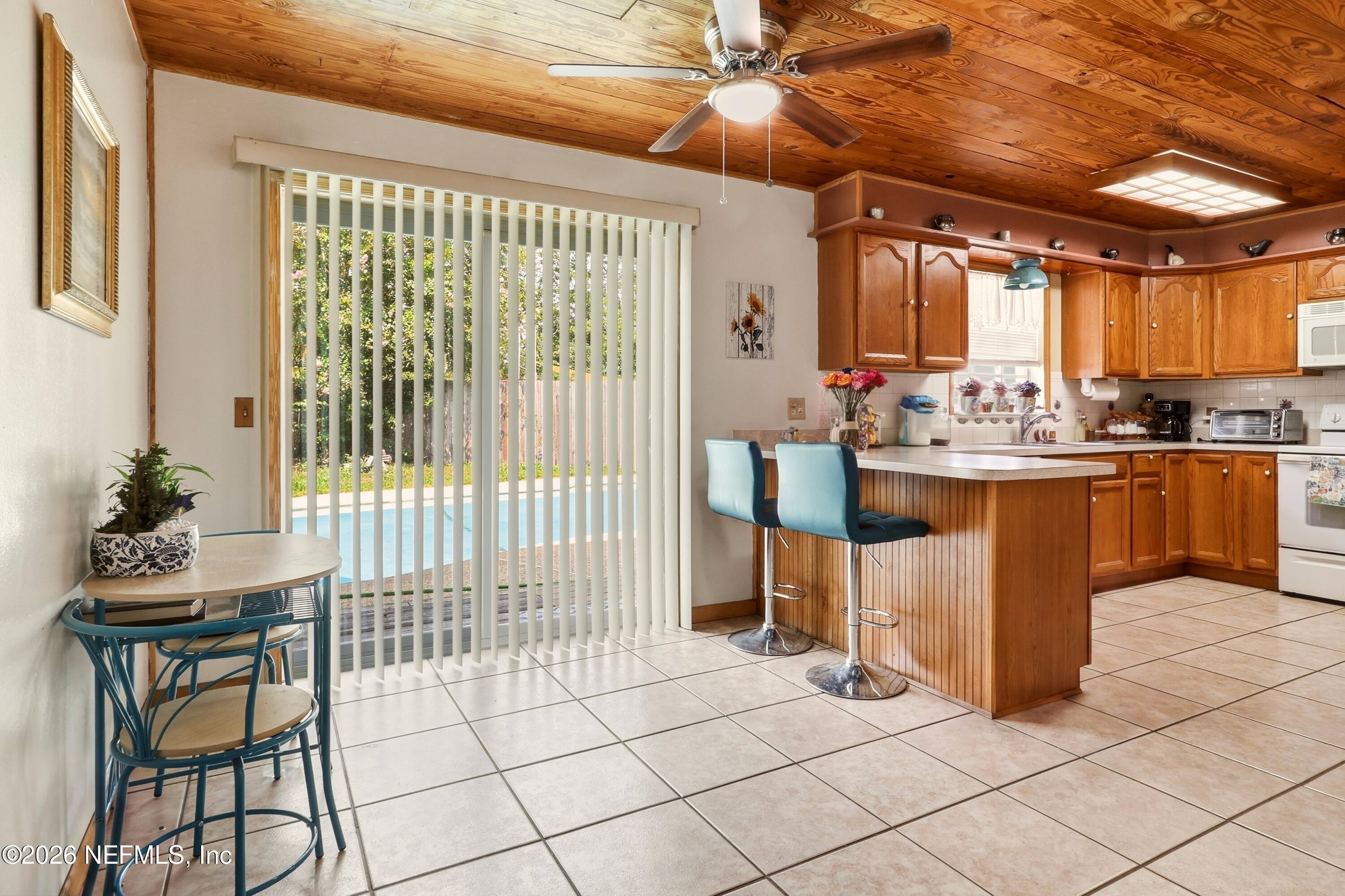 1927 MONTEAU Drive