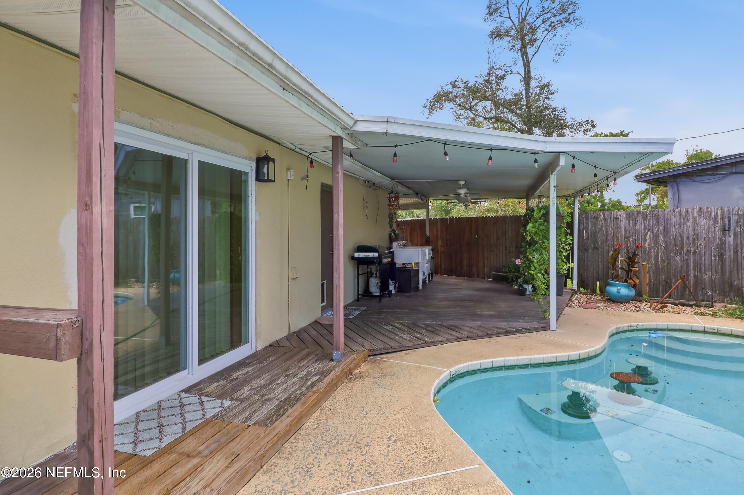 1927 MONTEAU Drive
