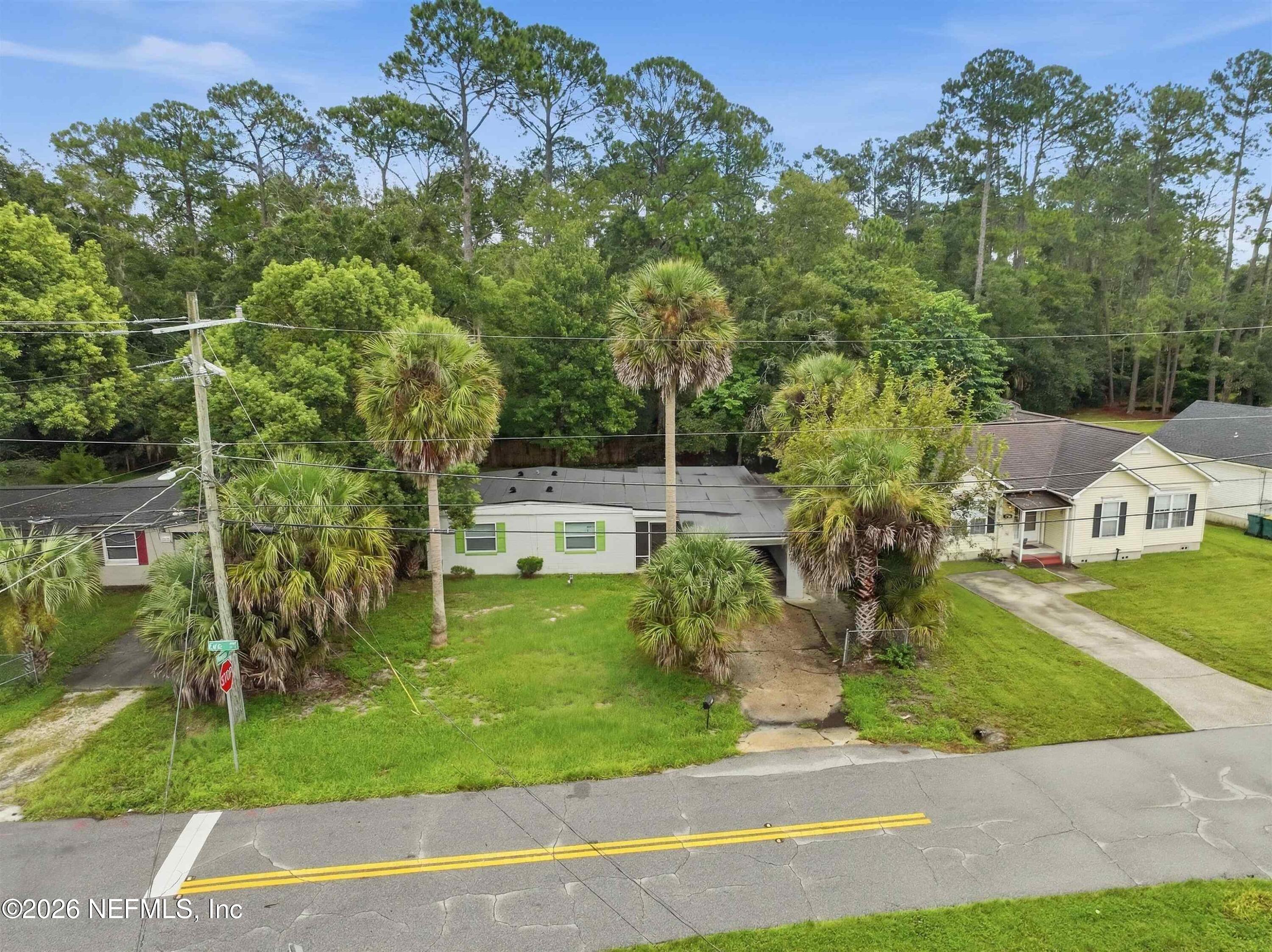 4117 E EVE Drive E