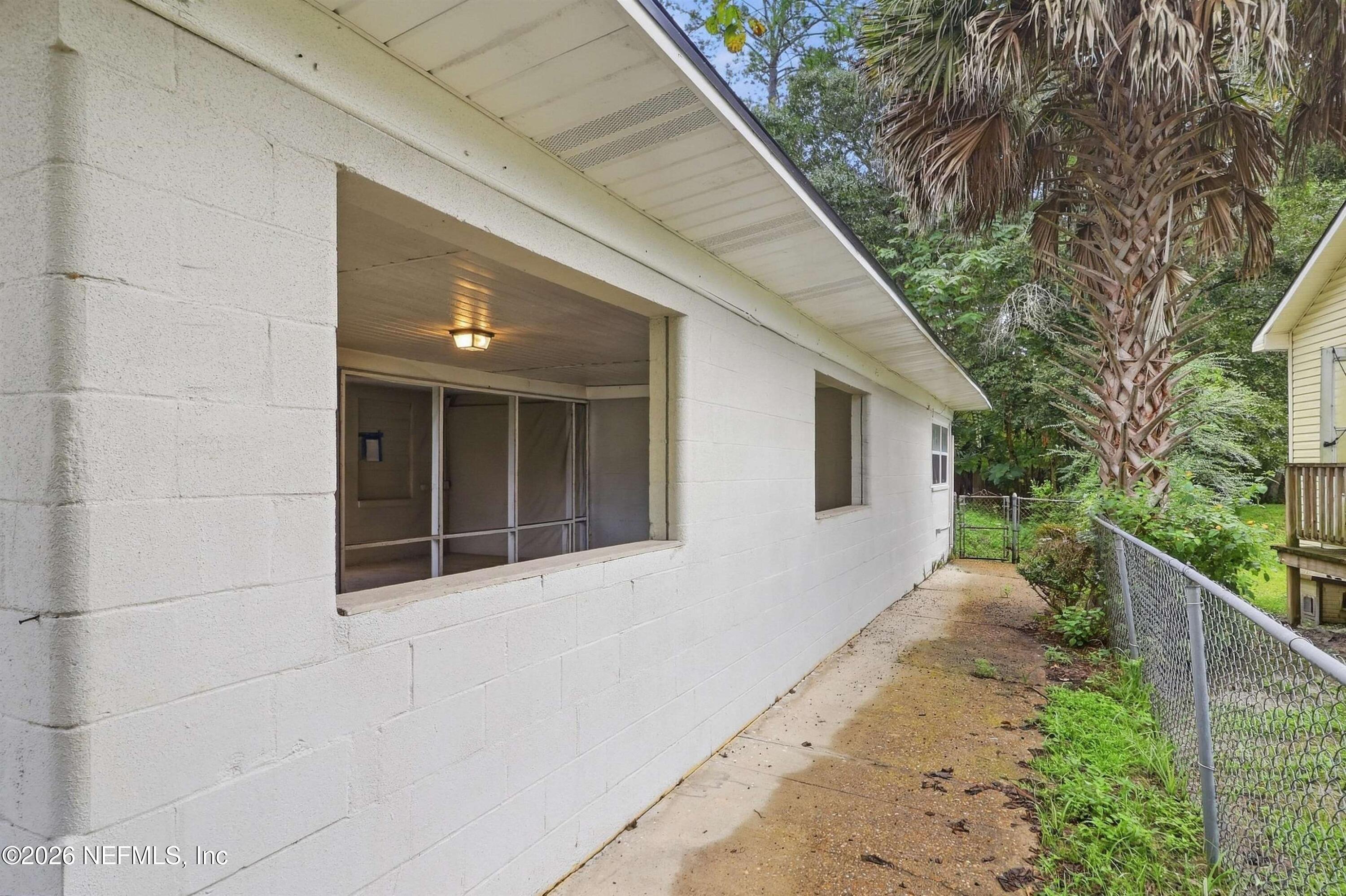 4117 E EVE Drive E