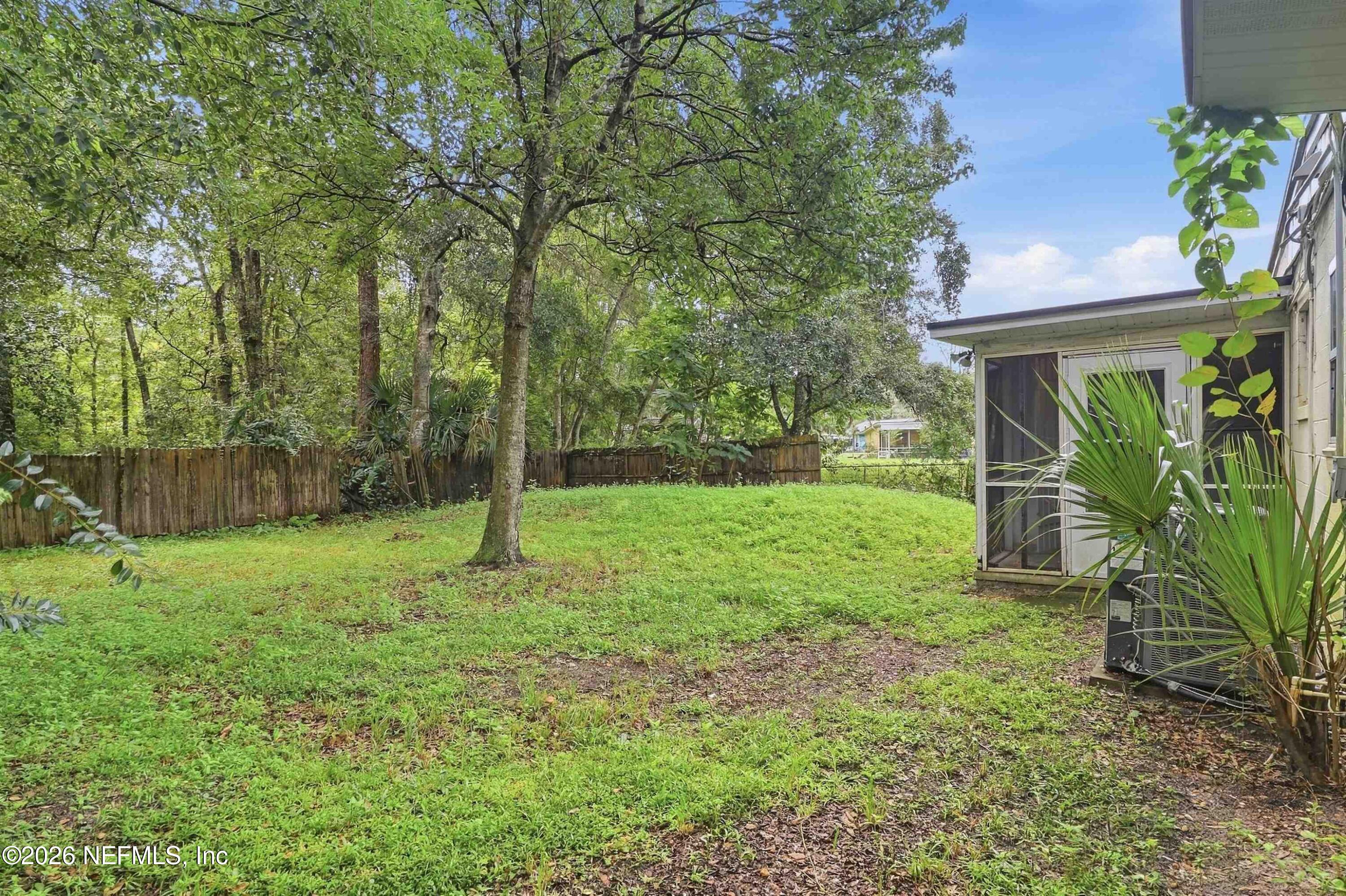 4117 E EVE Drive E