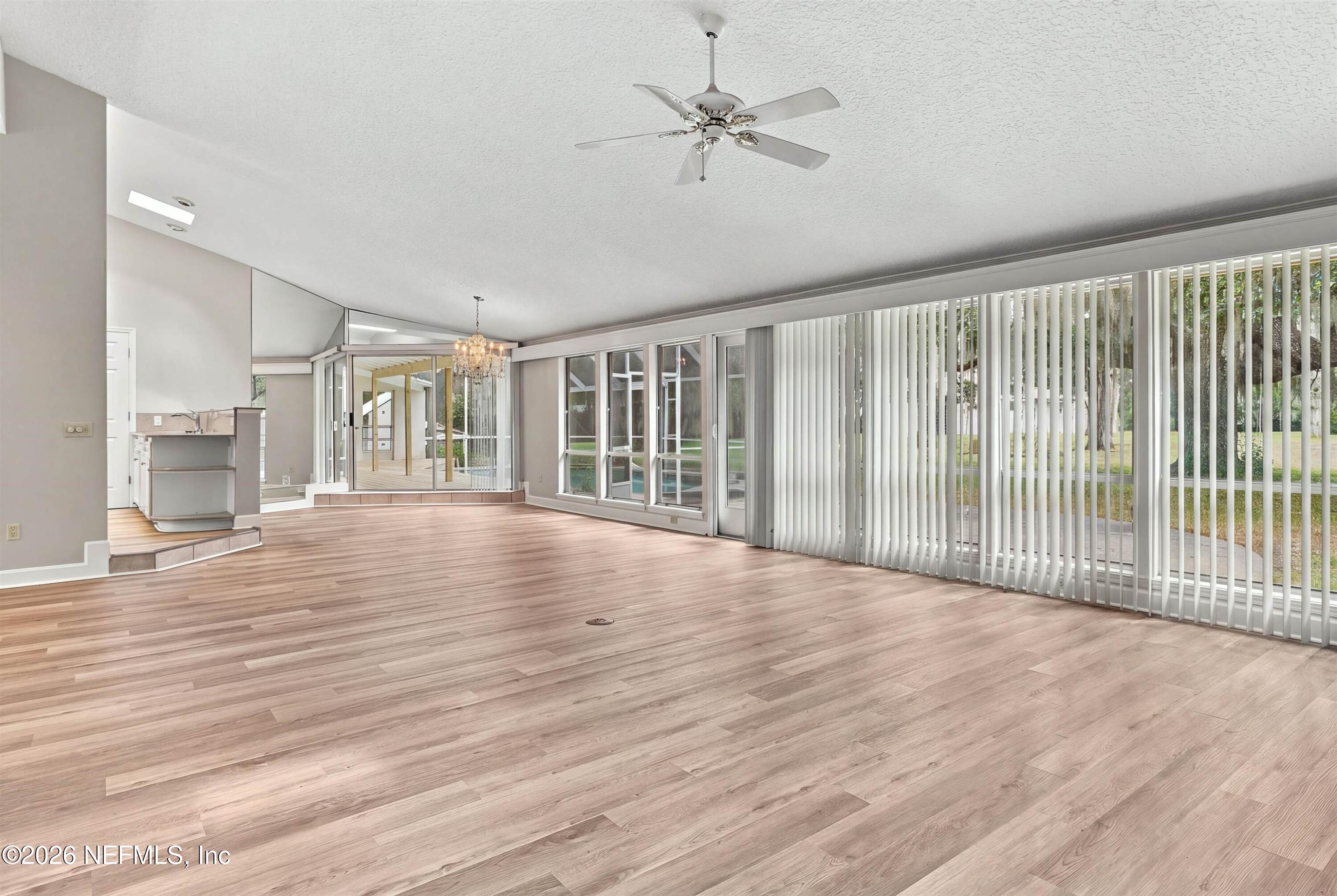 60 ROSCOE Boulevard N