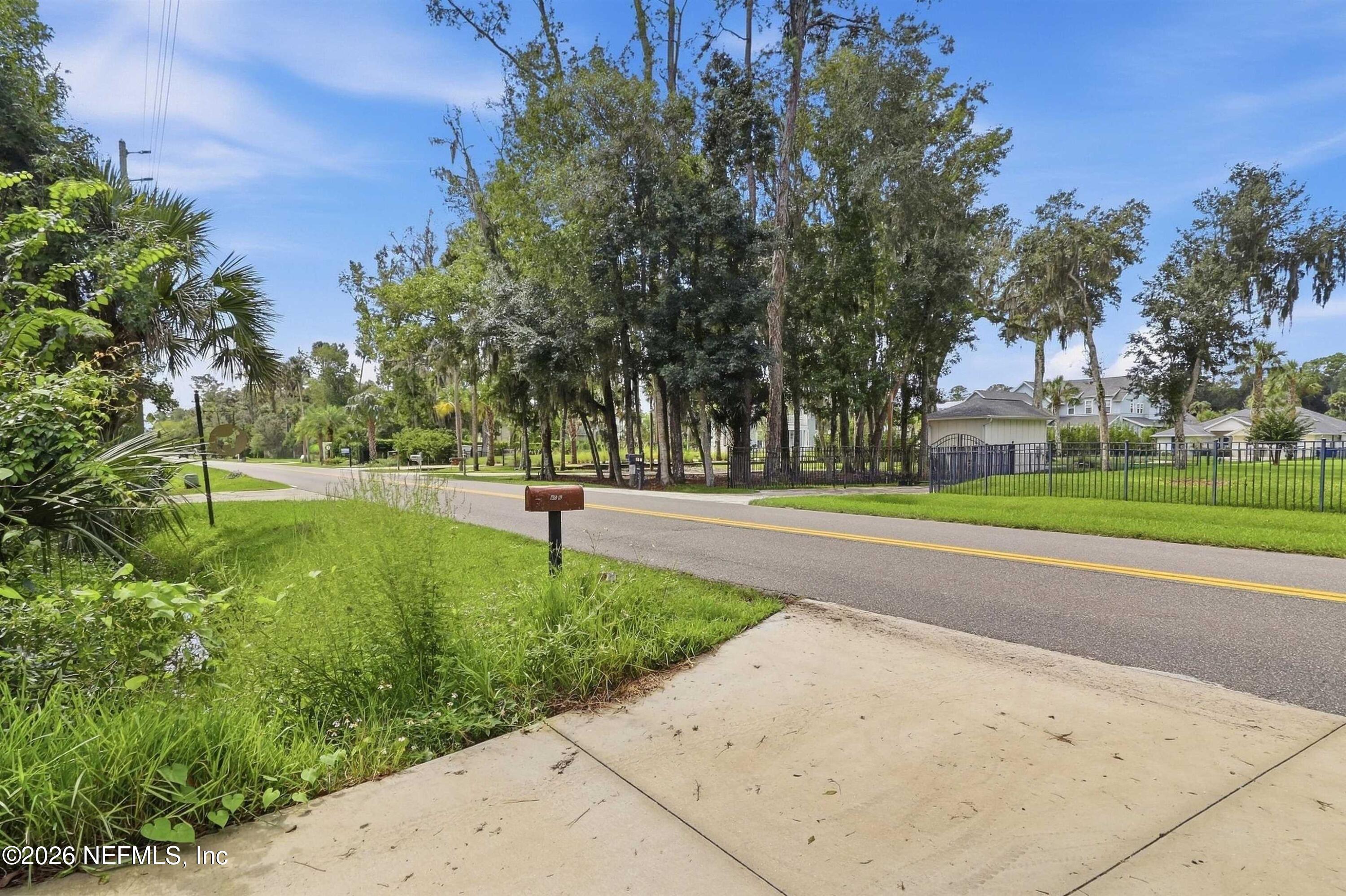 60 ROSCOE Boulevard N