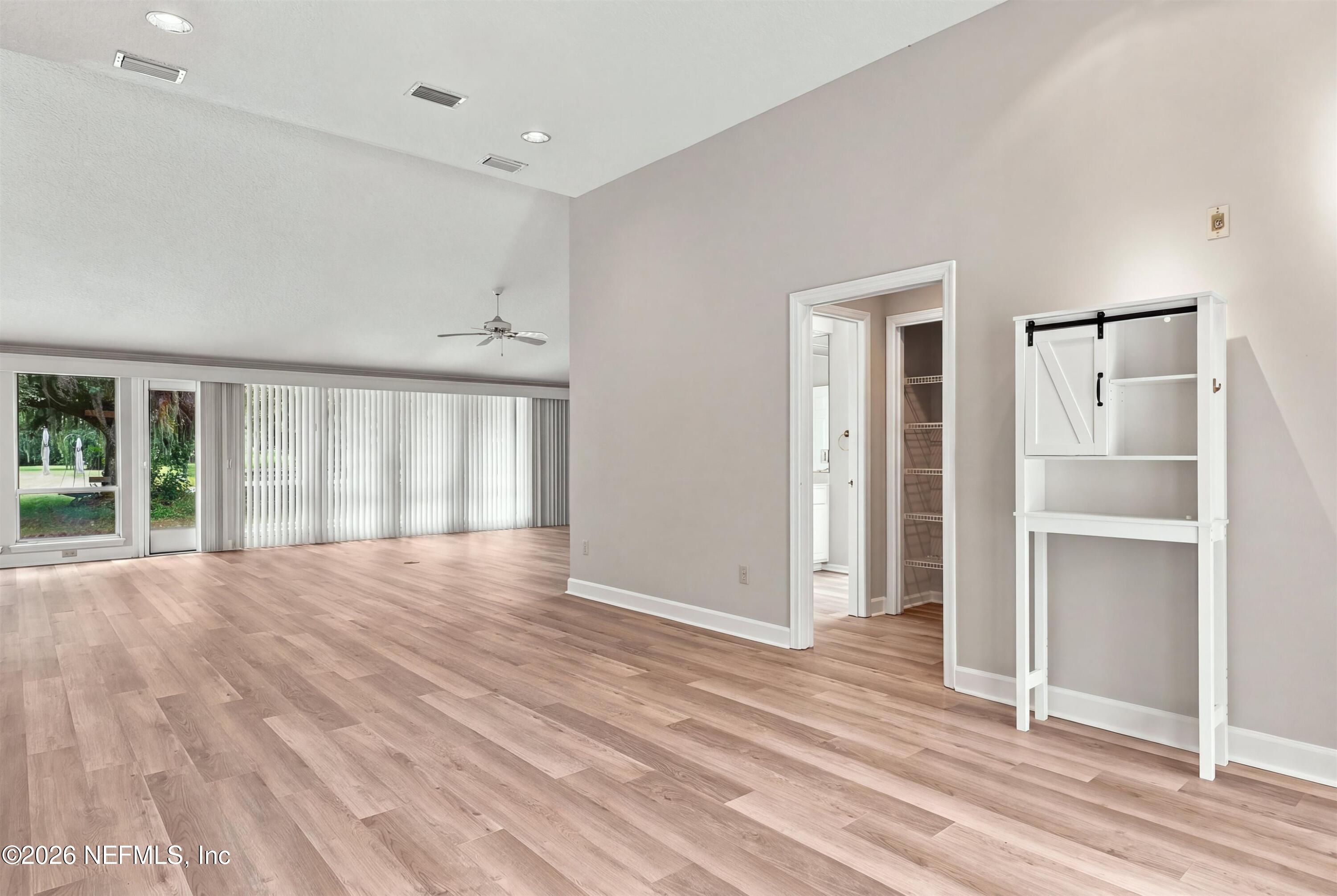 60 ROSCOE Boulevard N