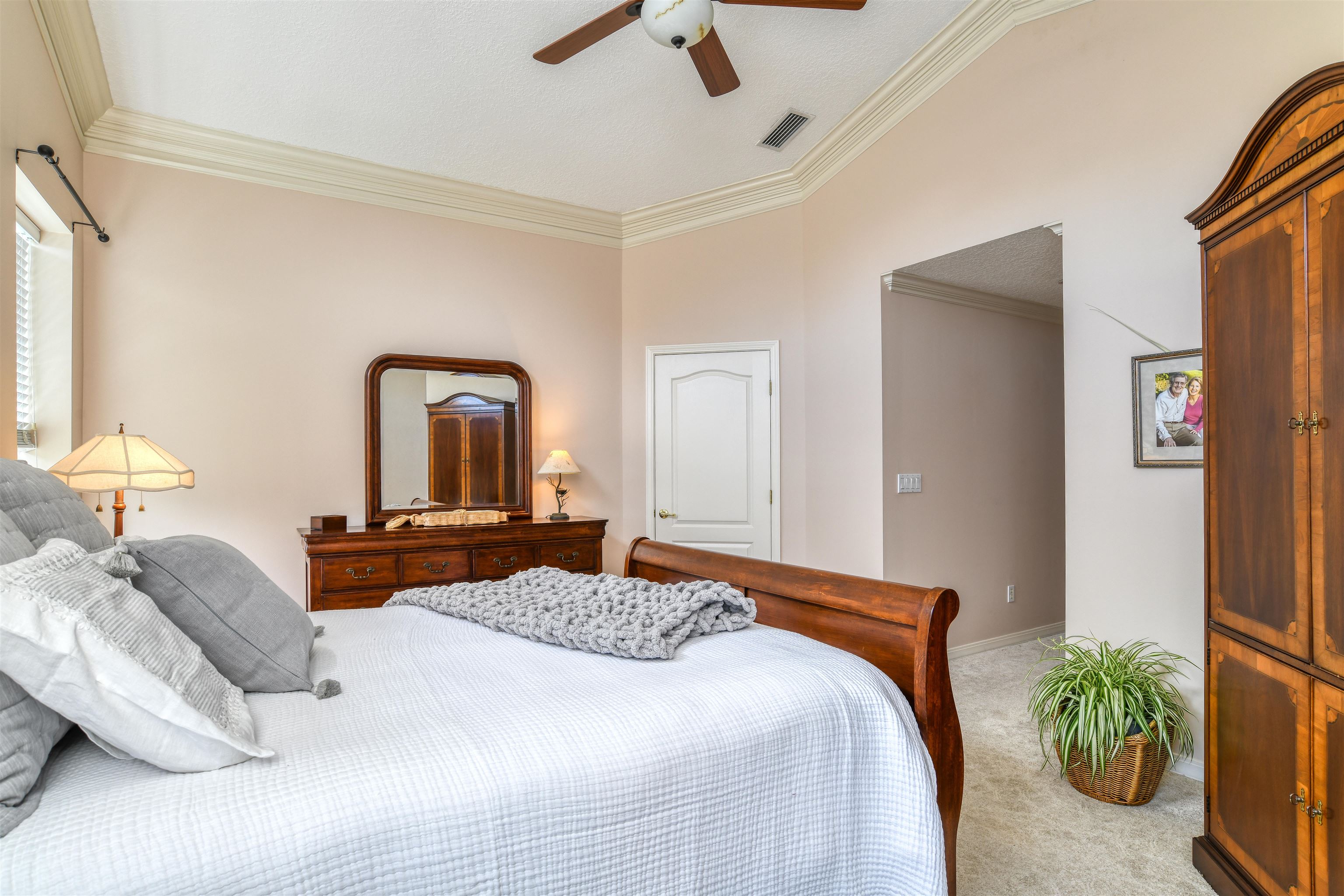 1208 Makarios Dr