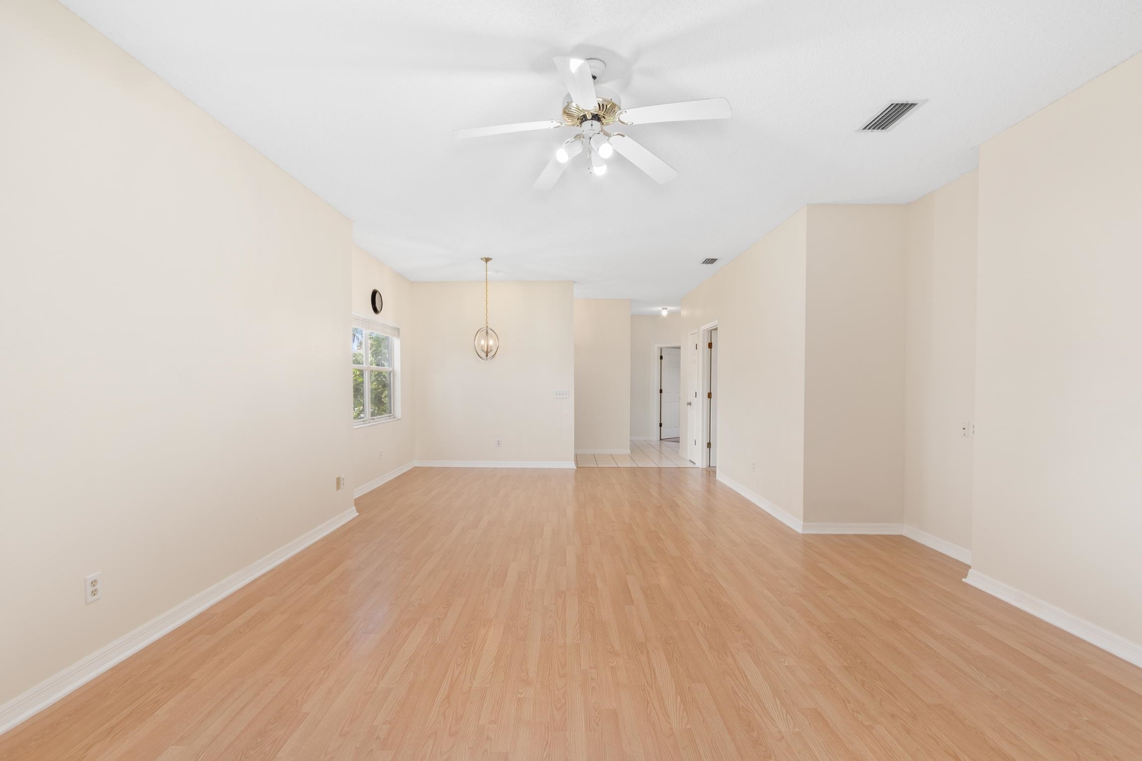 407 Arricola Ave