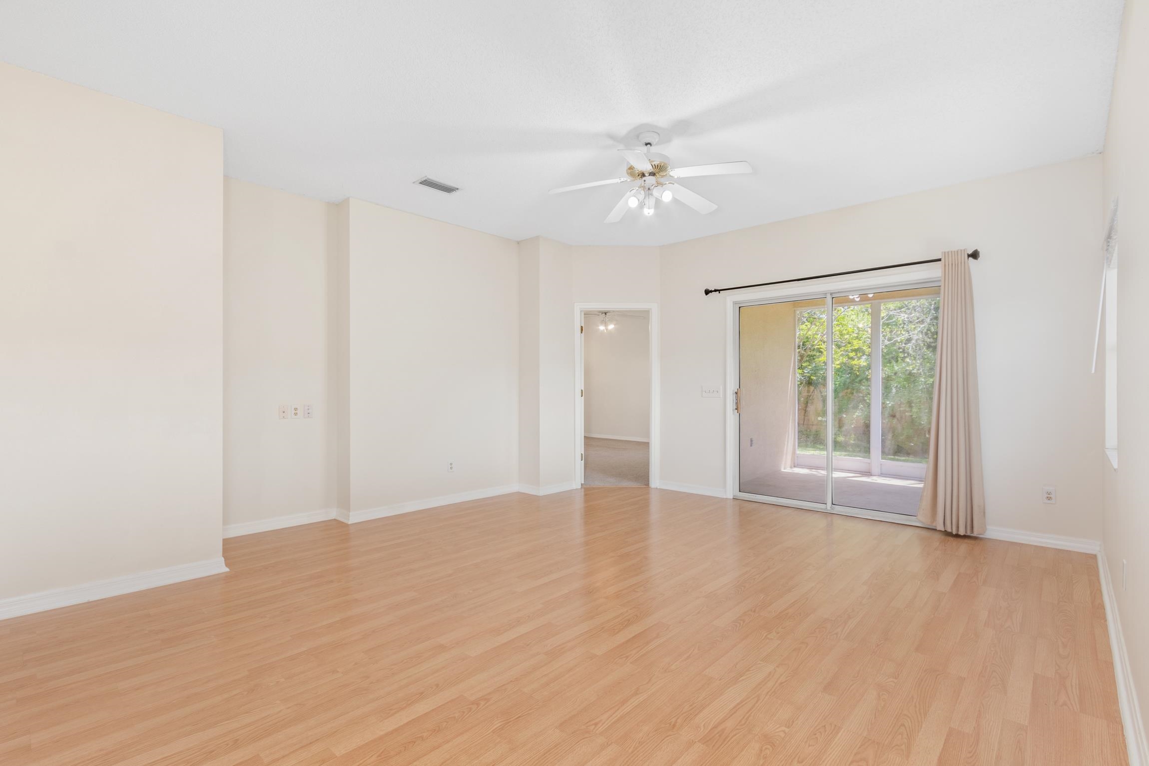 407 Arricola Ave