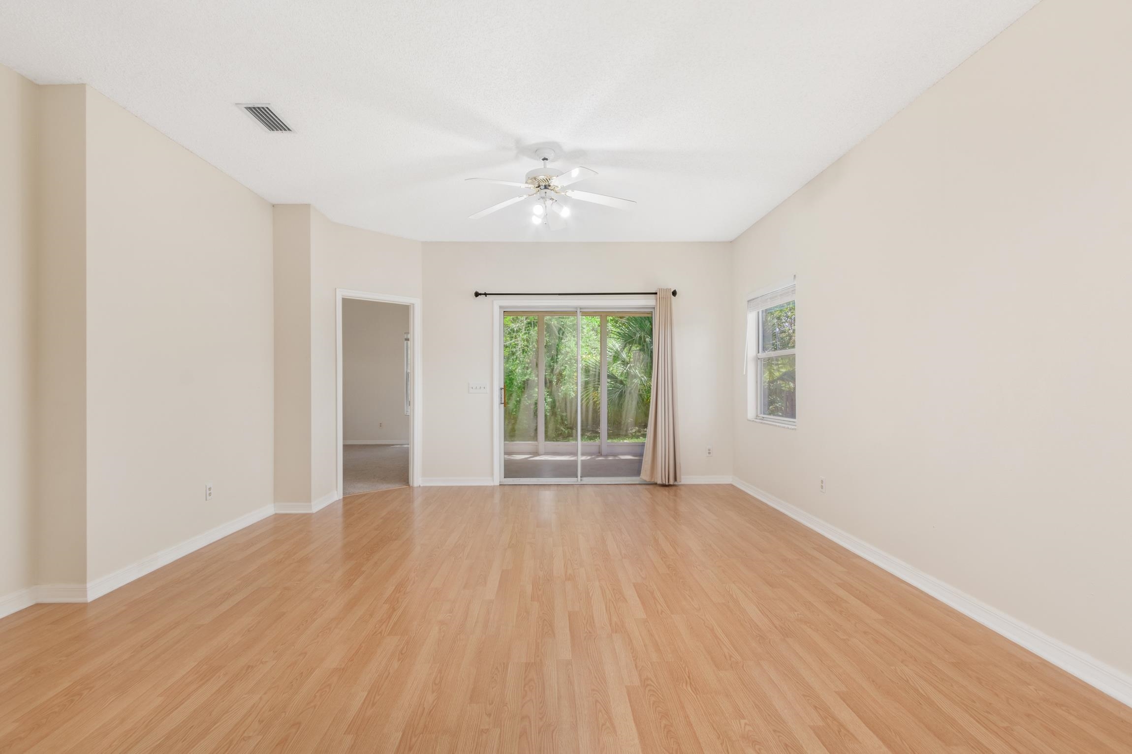 407 Arricola Ave