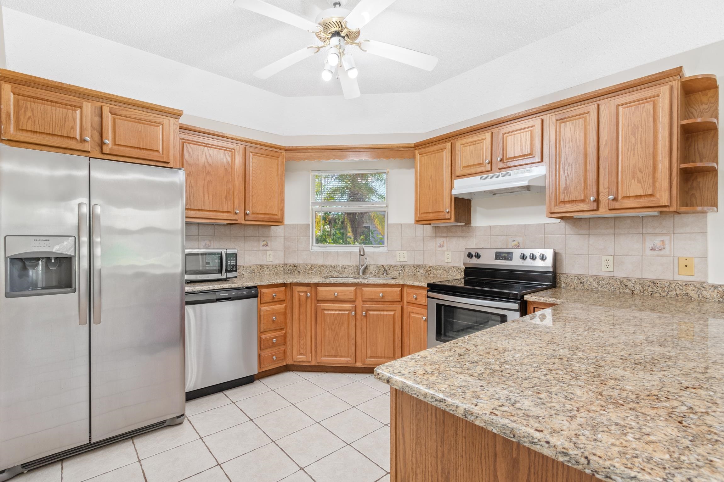 407 Arricola Ave