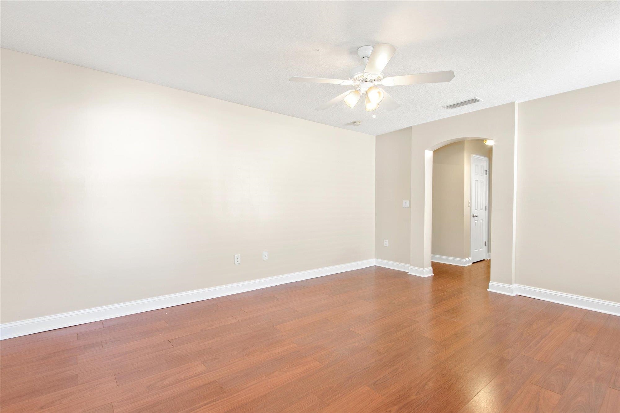 916 S Garden Lake