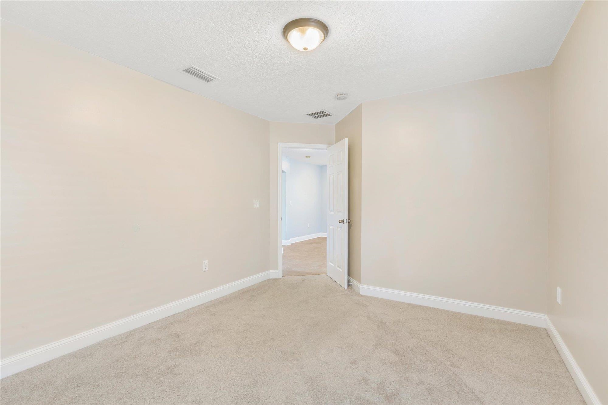 916 S Garden Lake