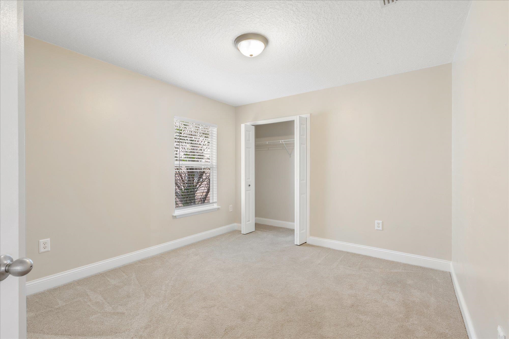 916 S Garden Lake