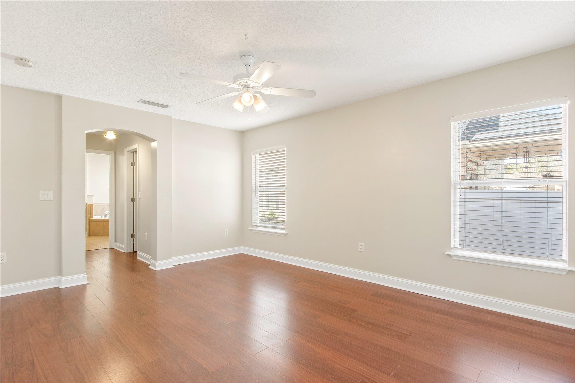 916 S Garden Lake