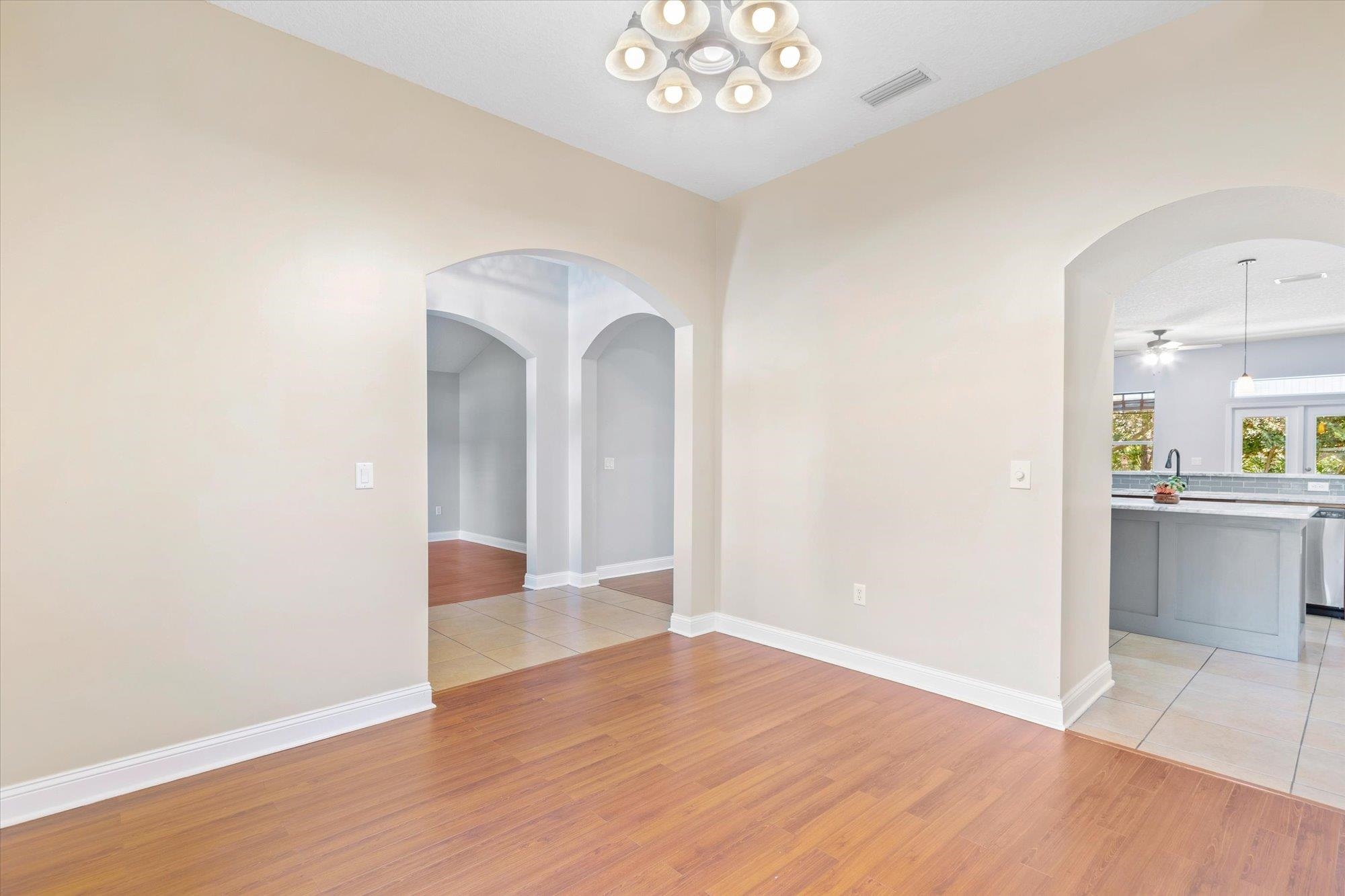 916 S Garden Lake
