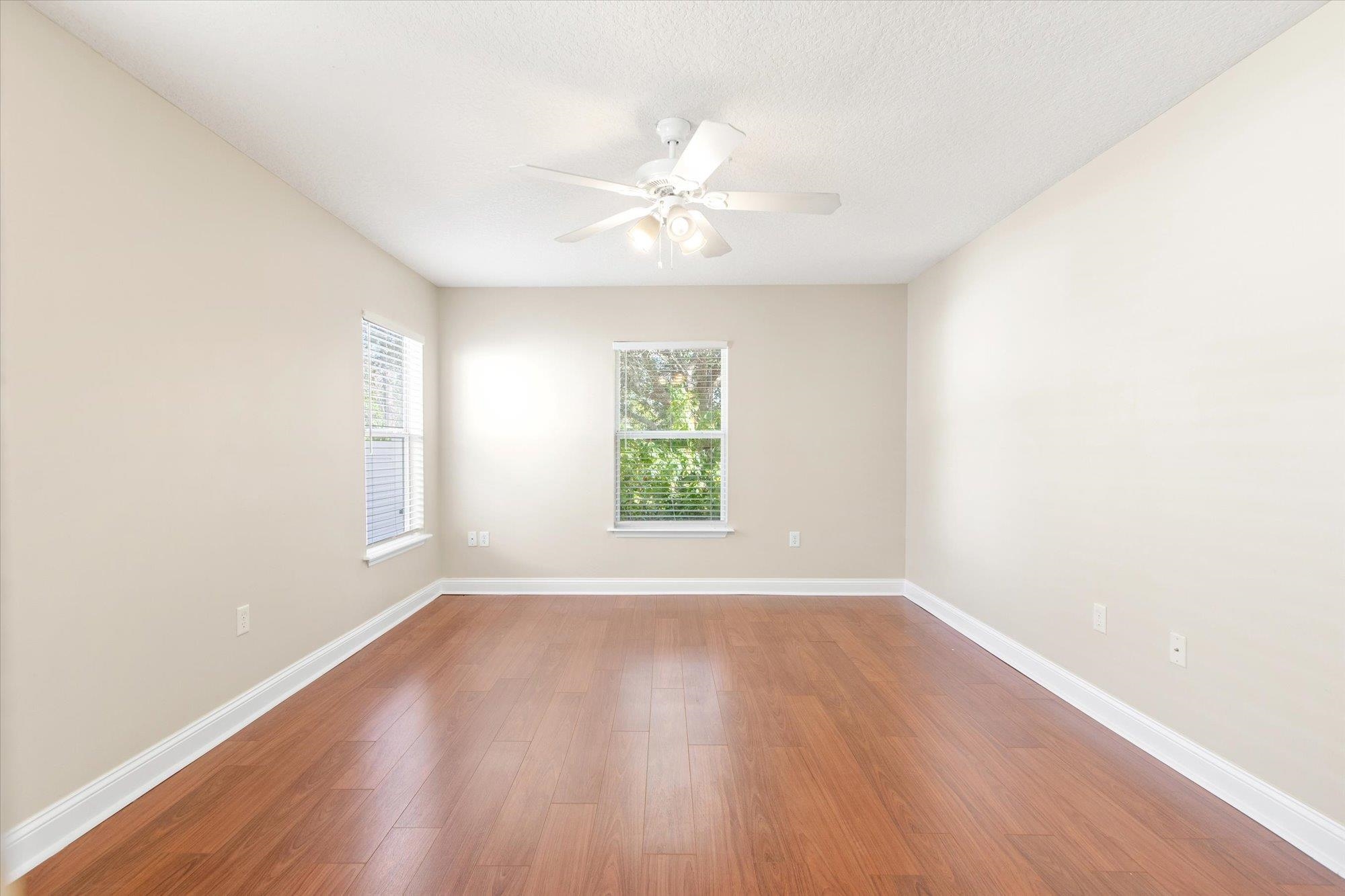 916 S Garden Lake