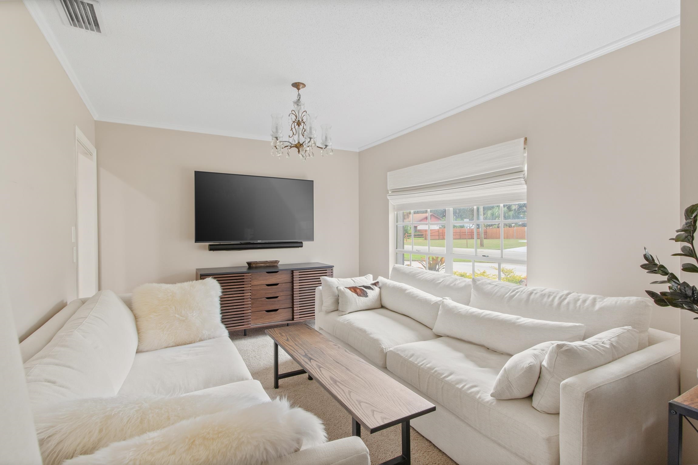 405 Lobelia Rd