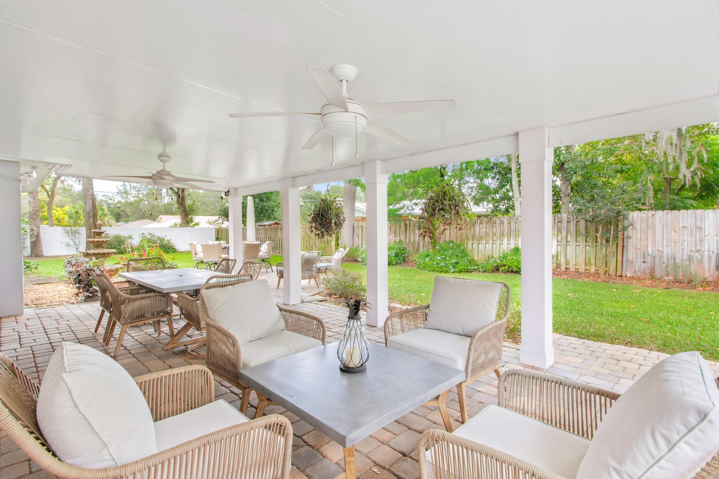 405 Lobelia Rd