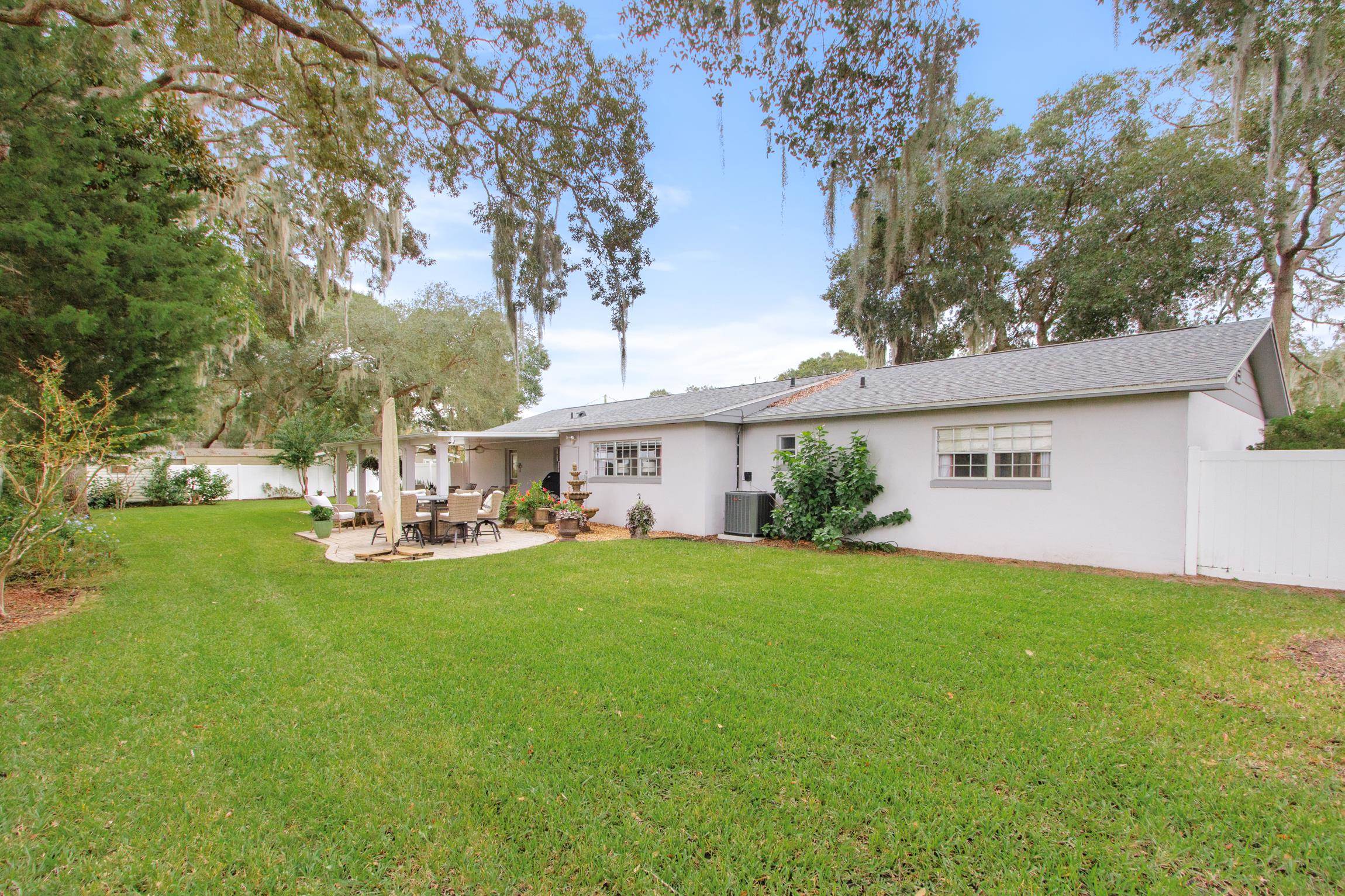 405 Lobelia Rd