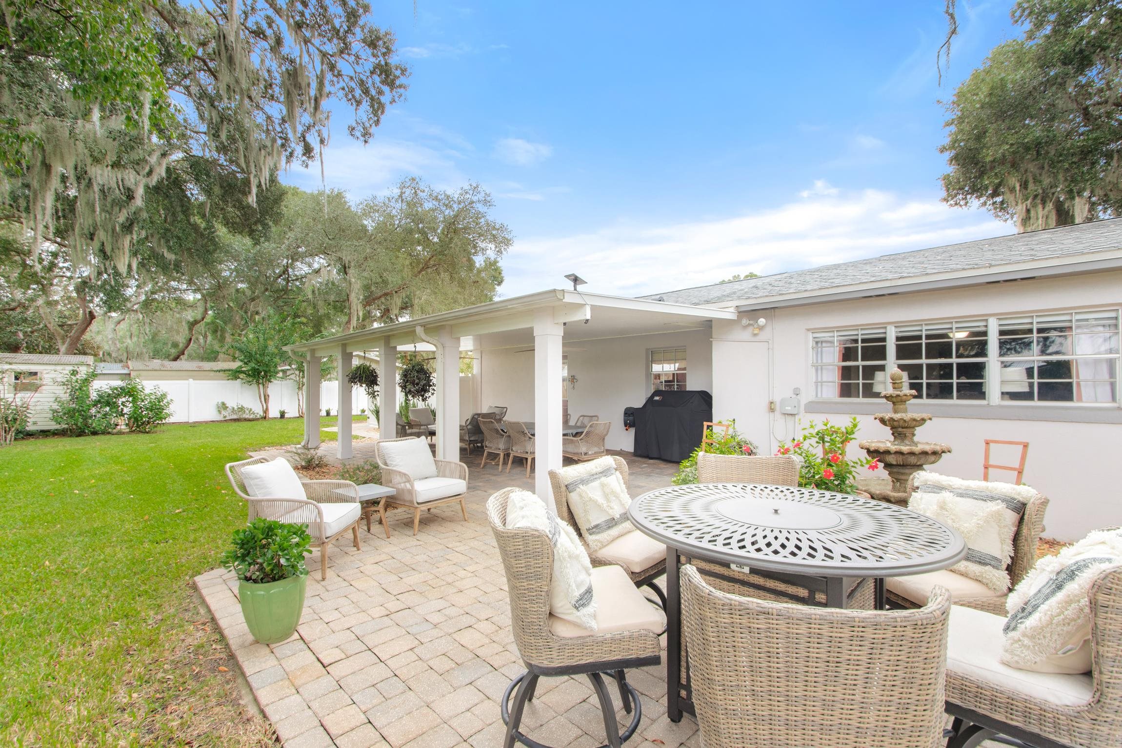 405 Lobelia Rd
