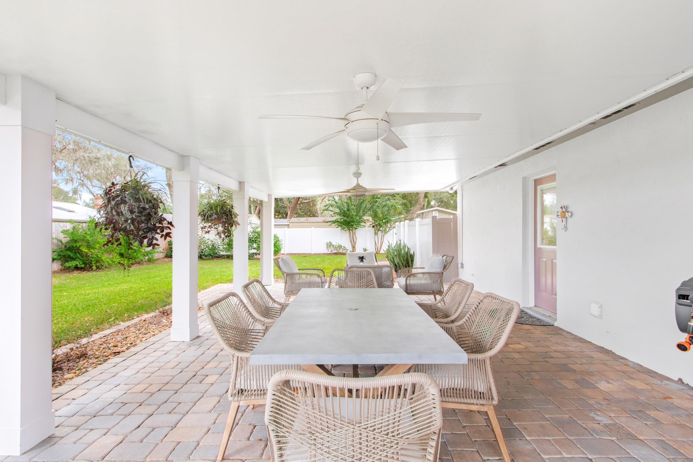 405 Lobelia Rd