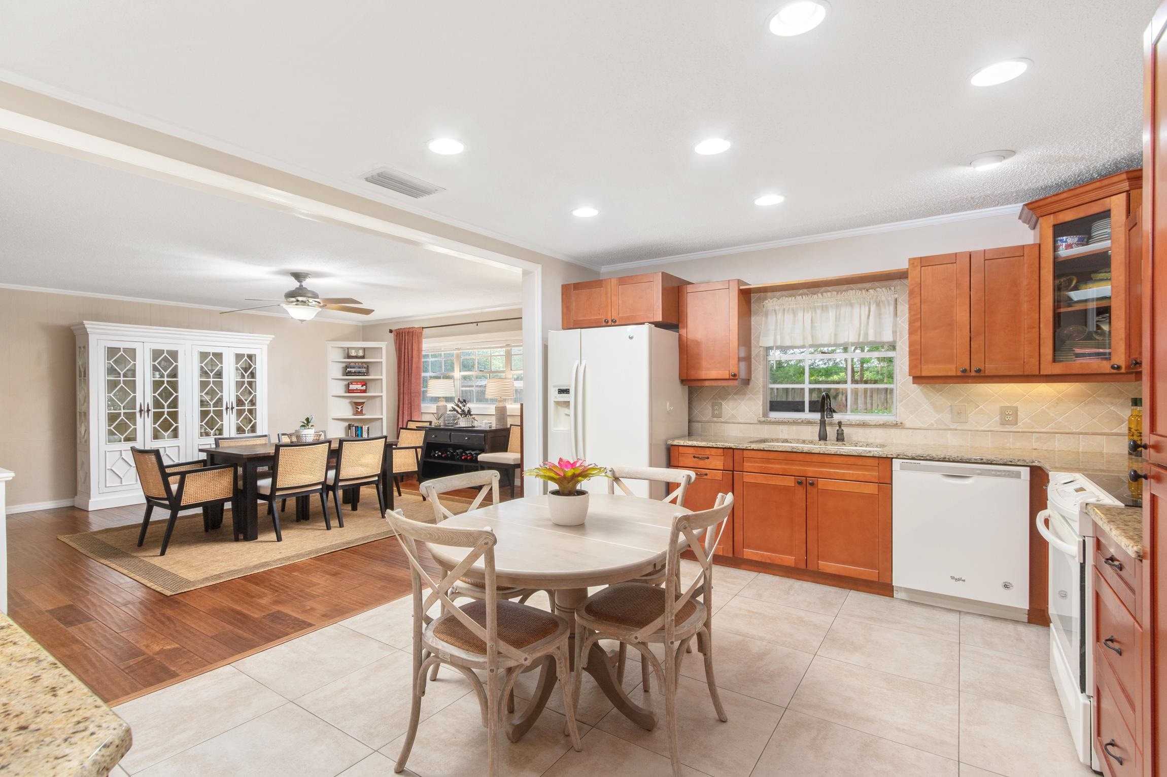 405 Lobelia Rd