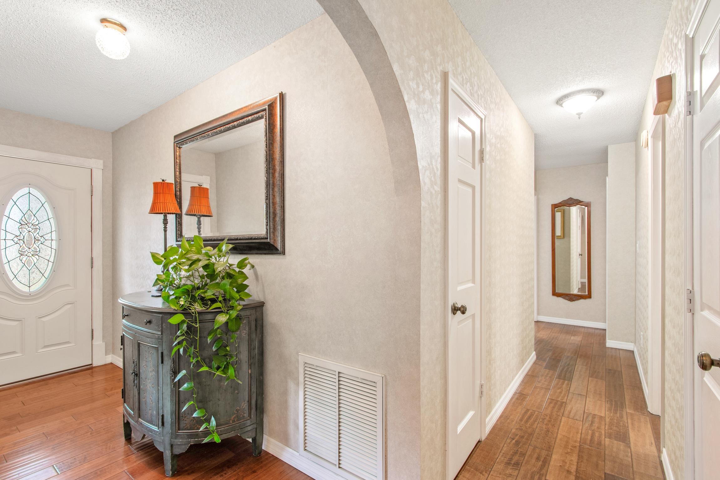 405 Lobelia Rd