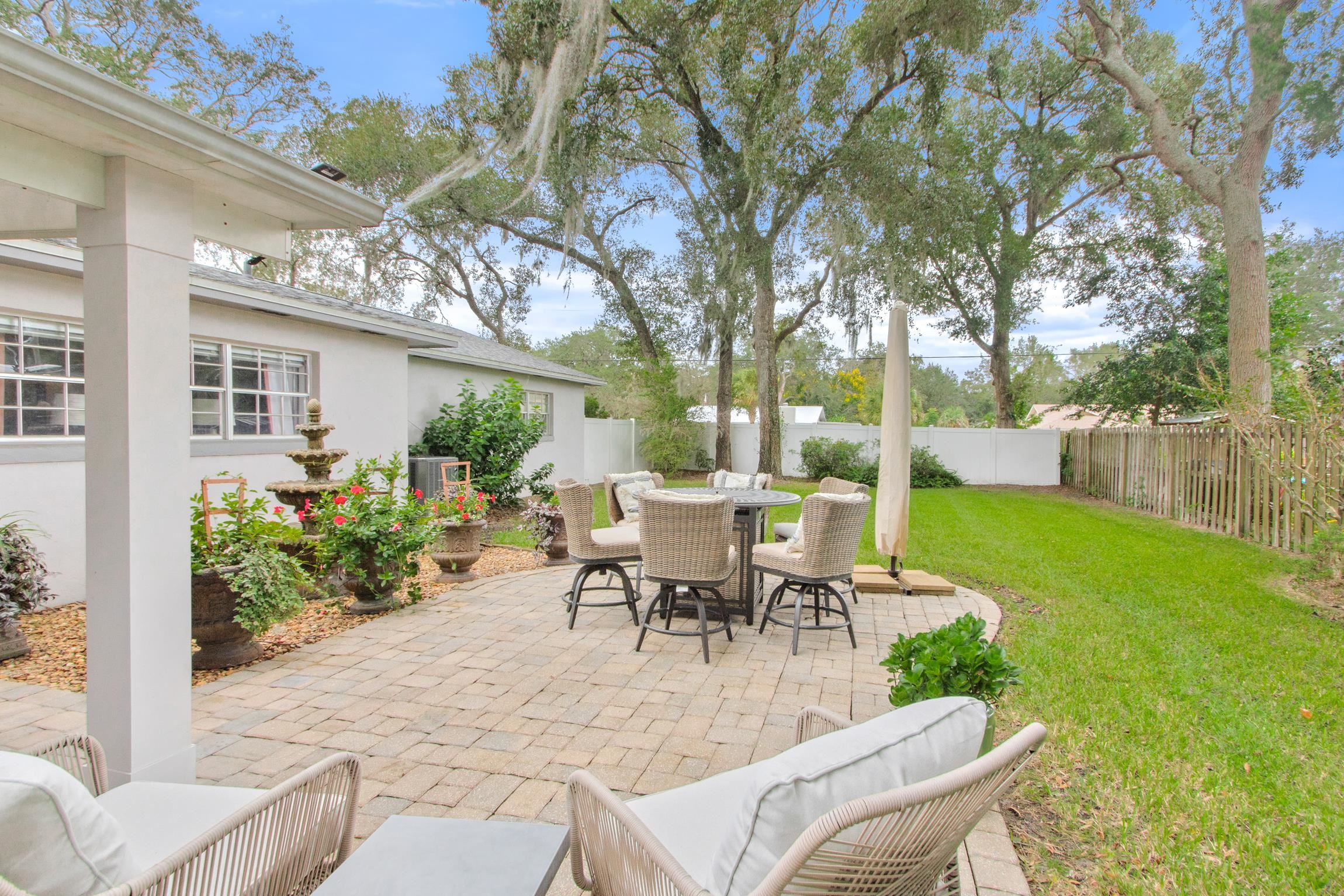 405 Lobelia Rd