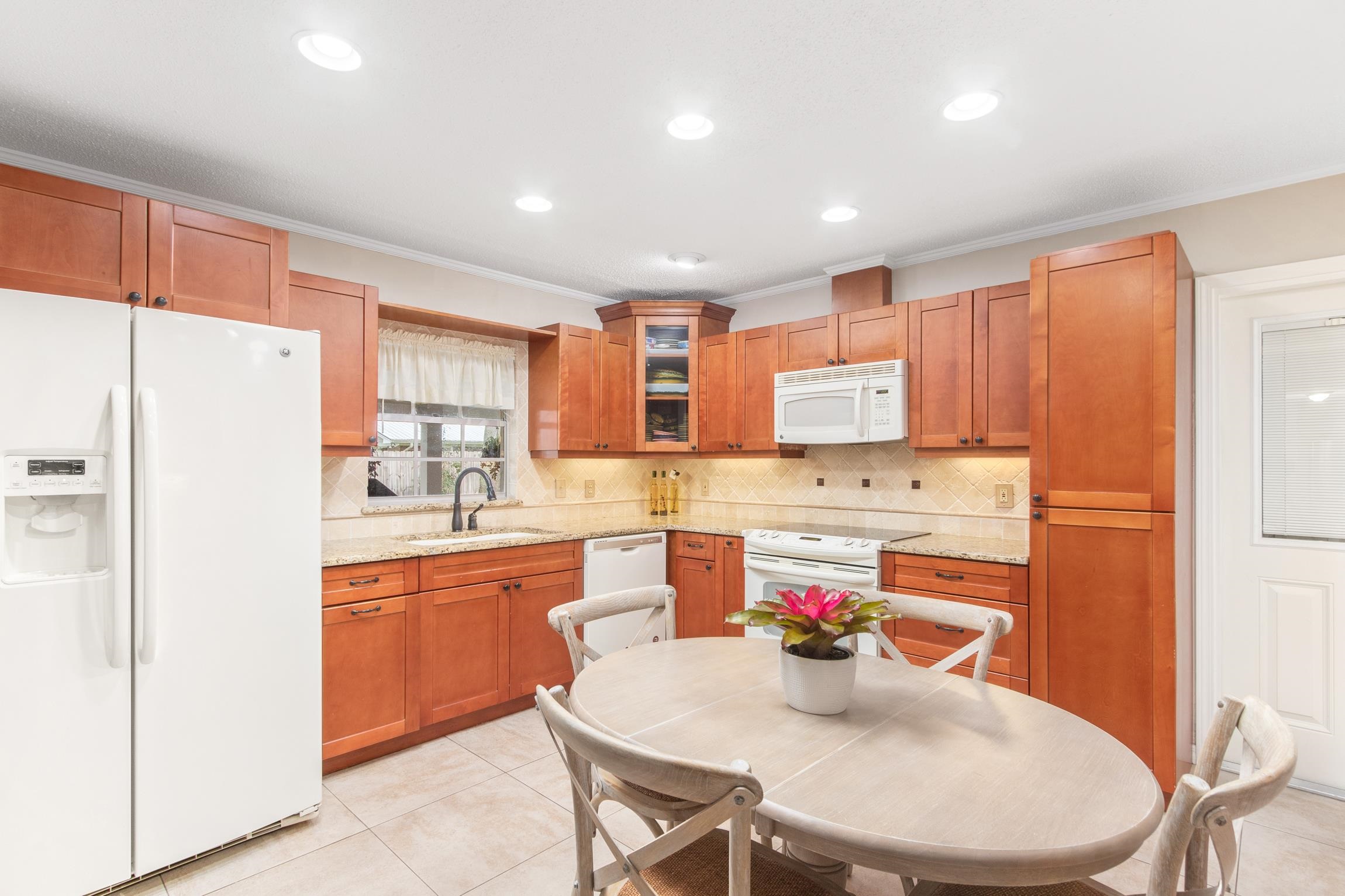 405 Lobelia Rd