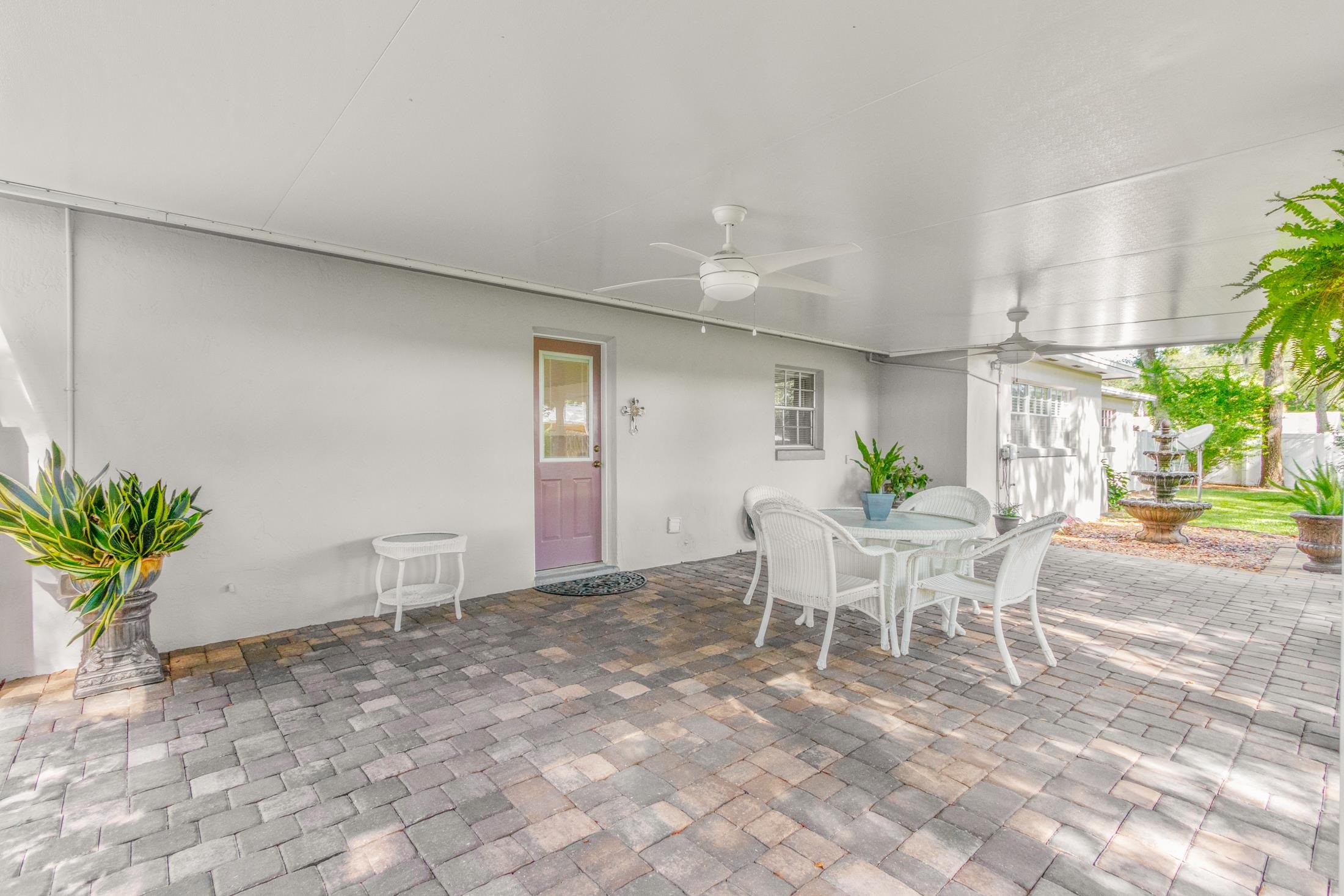 405 Lobelia Rd