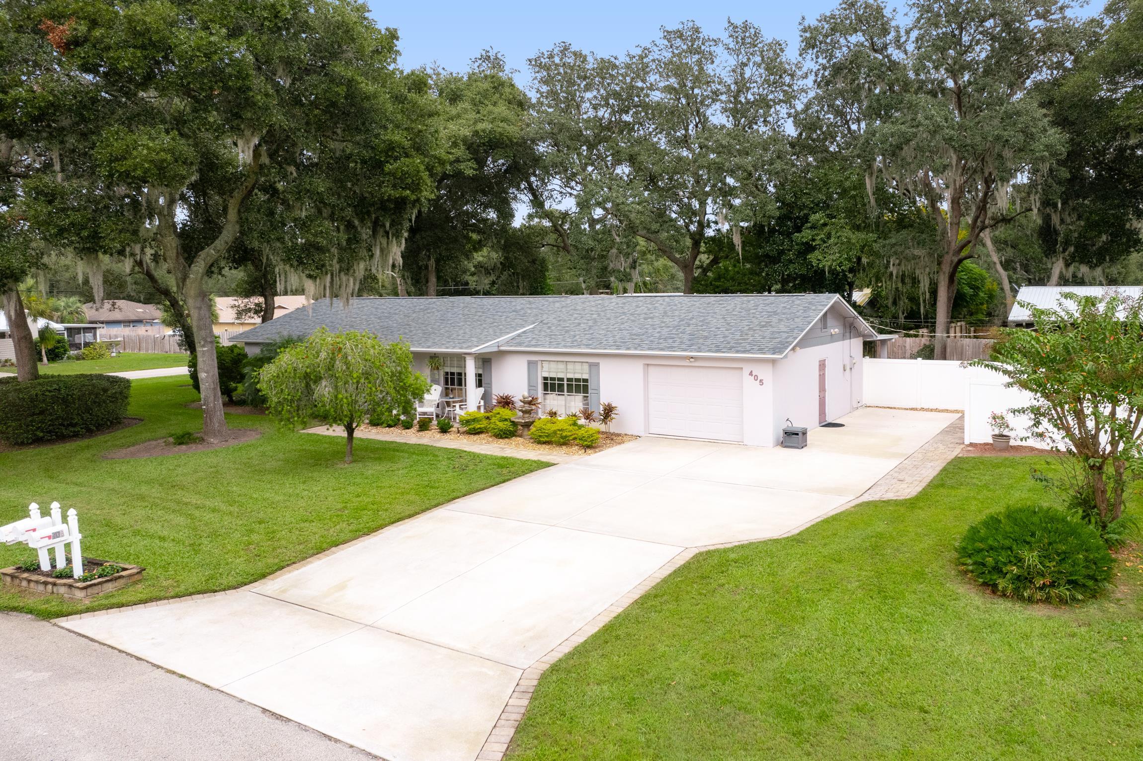 405 Lobelia Rd