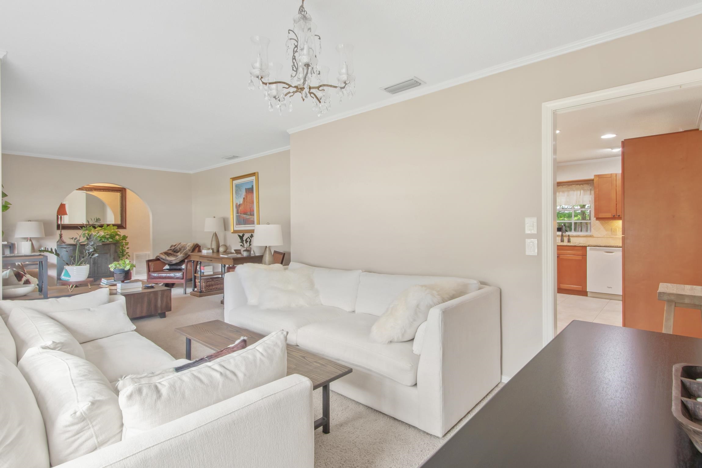 405 Lobelia Rd