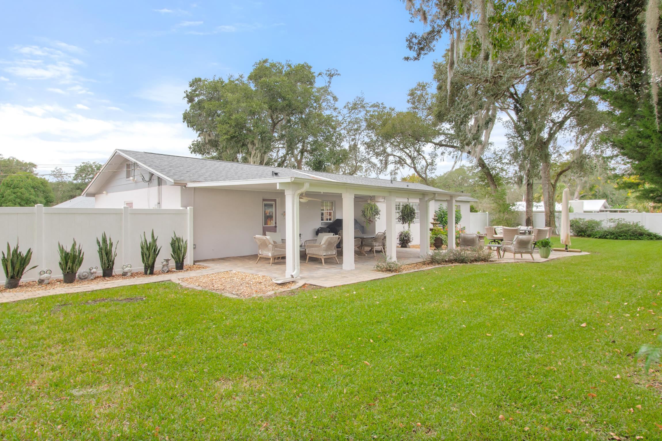 405 Lobelia Rd