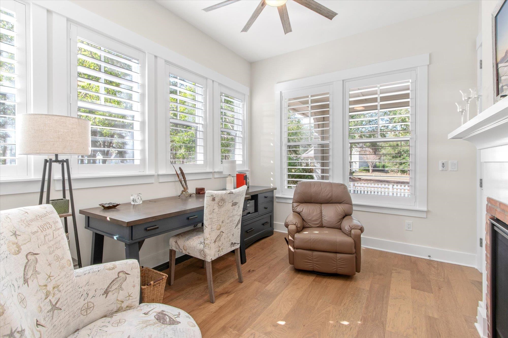 28341 Grandview Manor