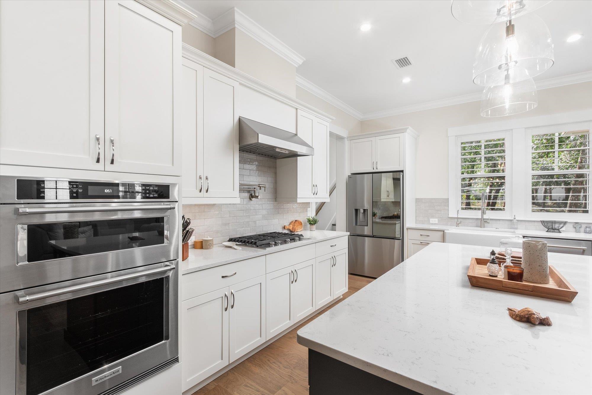 28341 Grandview Manor