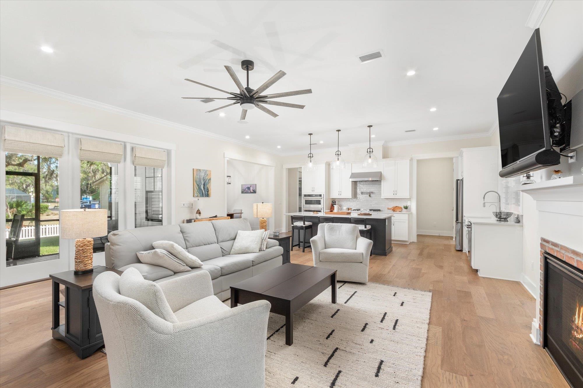 28341 Grandview Manor