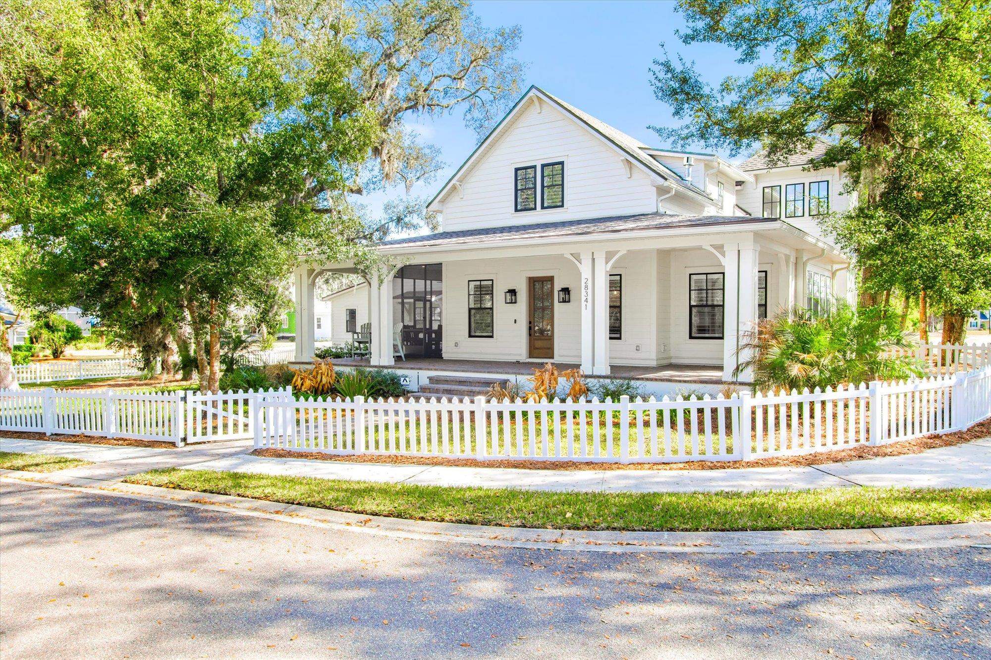28341 Grandview Manor