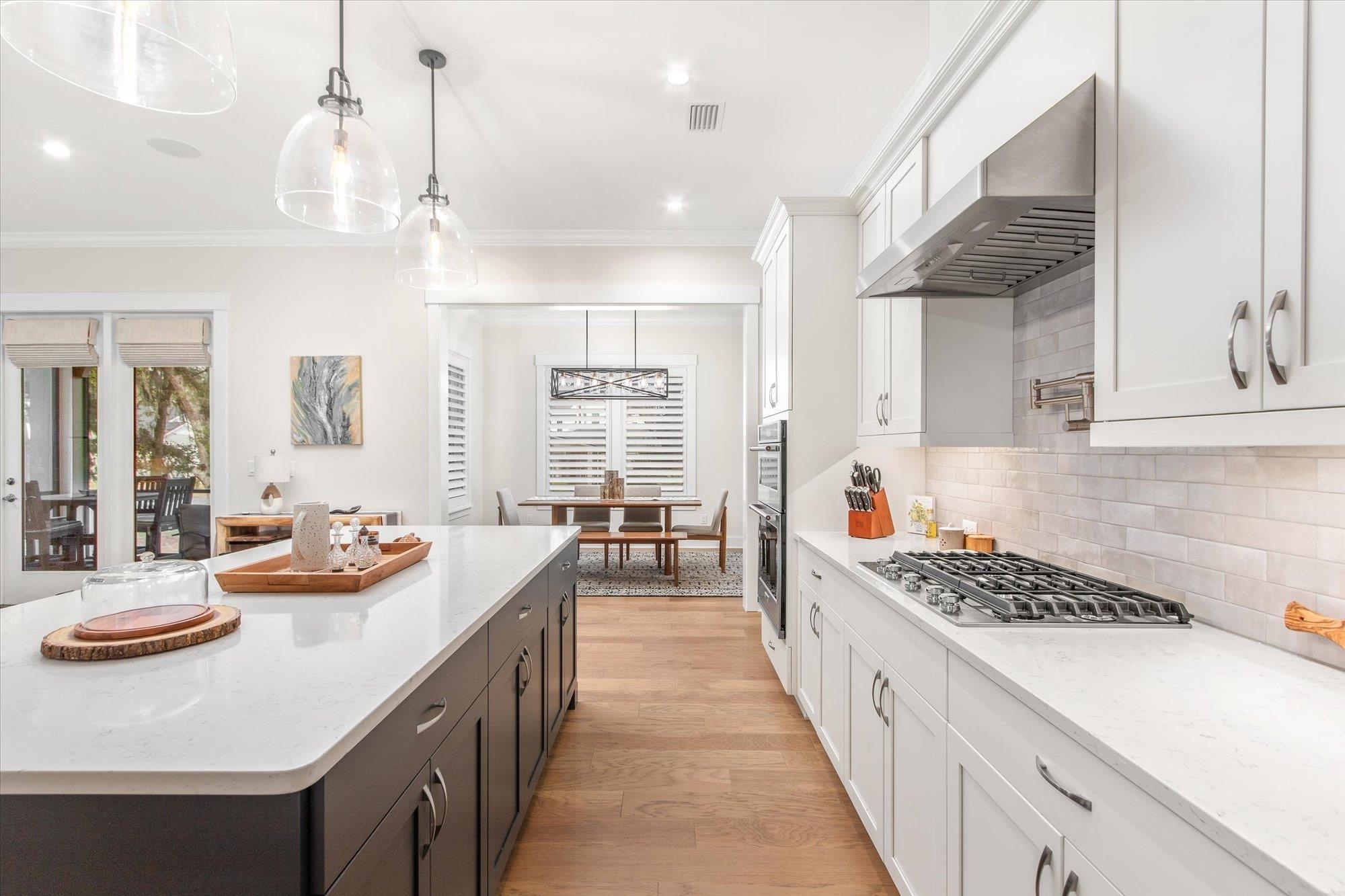 28341 Grandview Manor