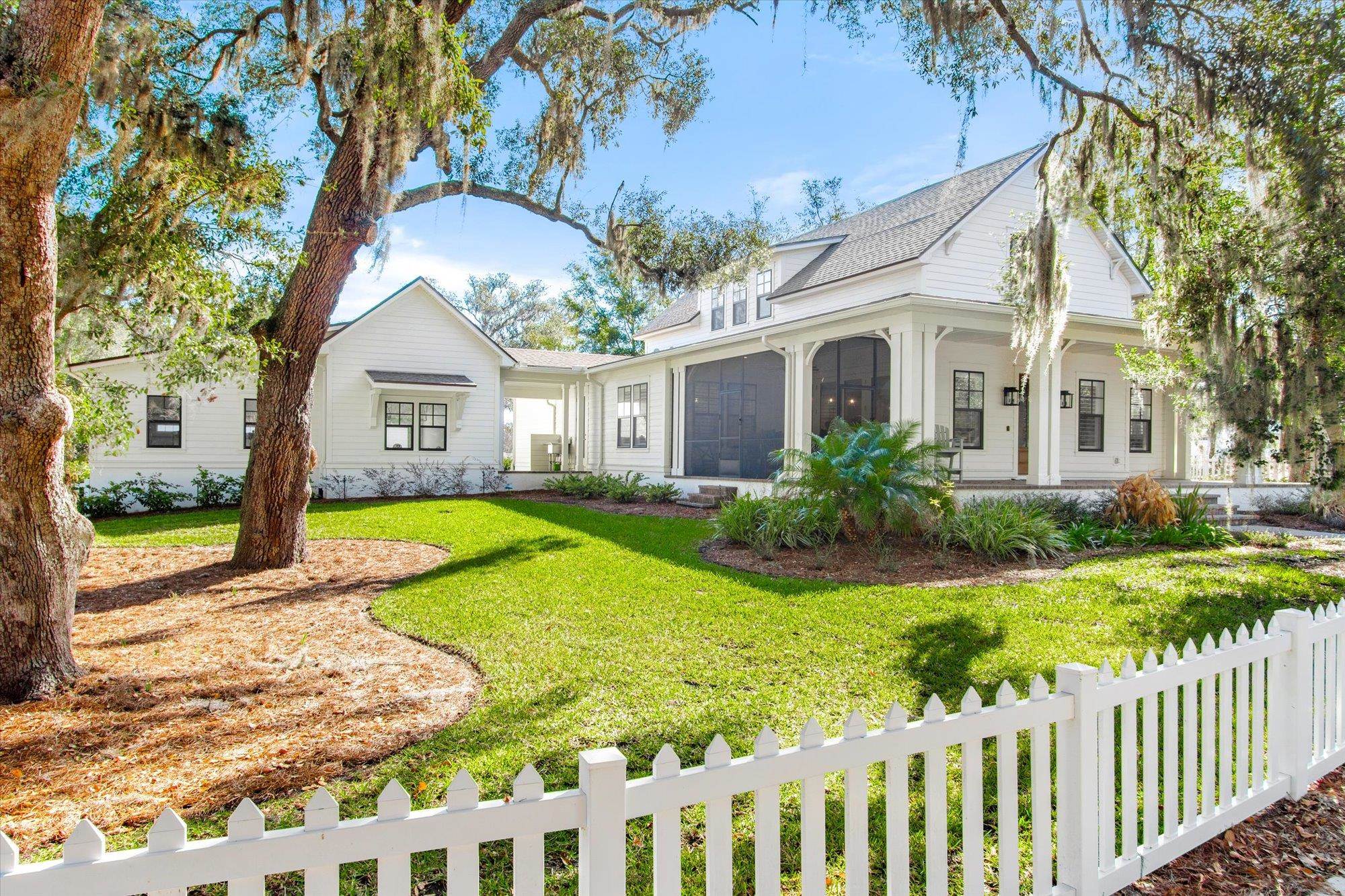 28341 Grandview Manor