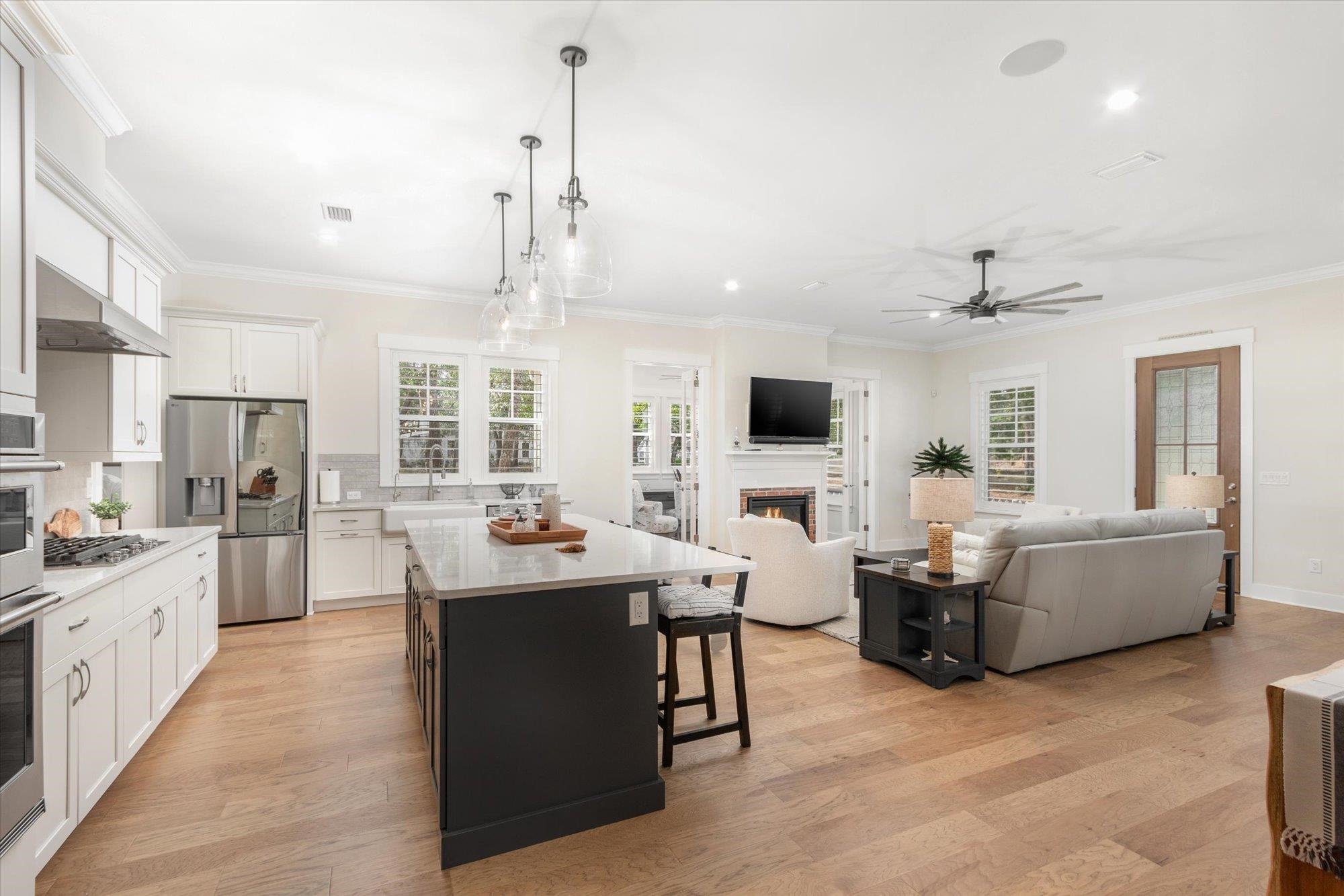 28341 Grandview Manor