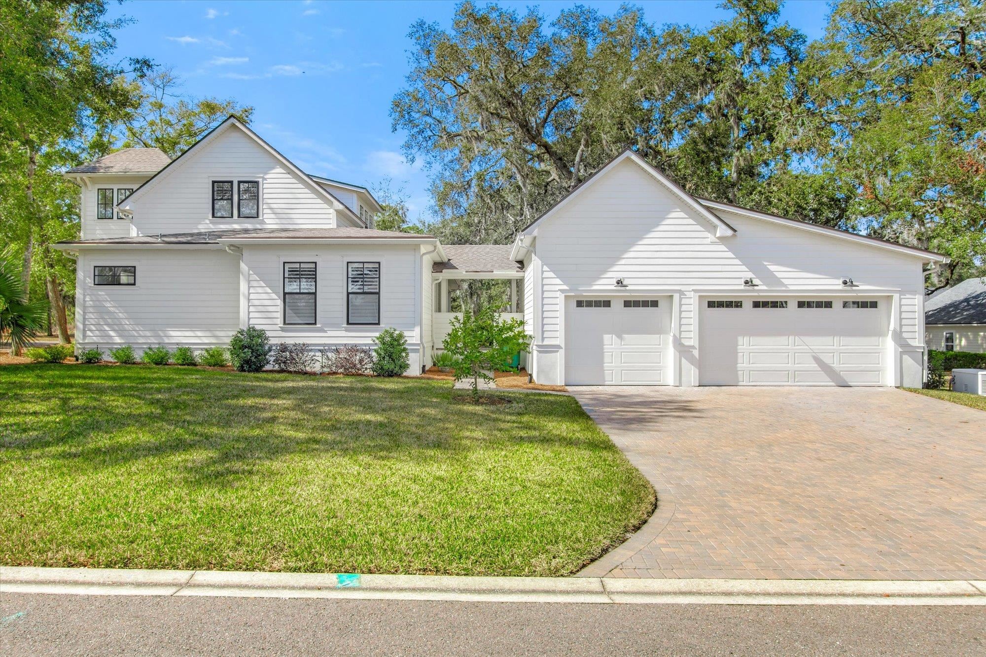 28341 Grandview Manor