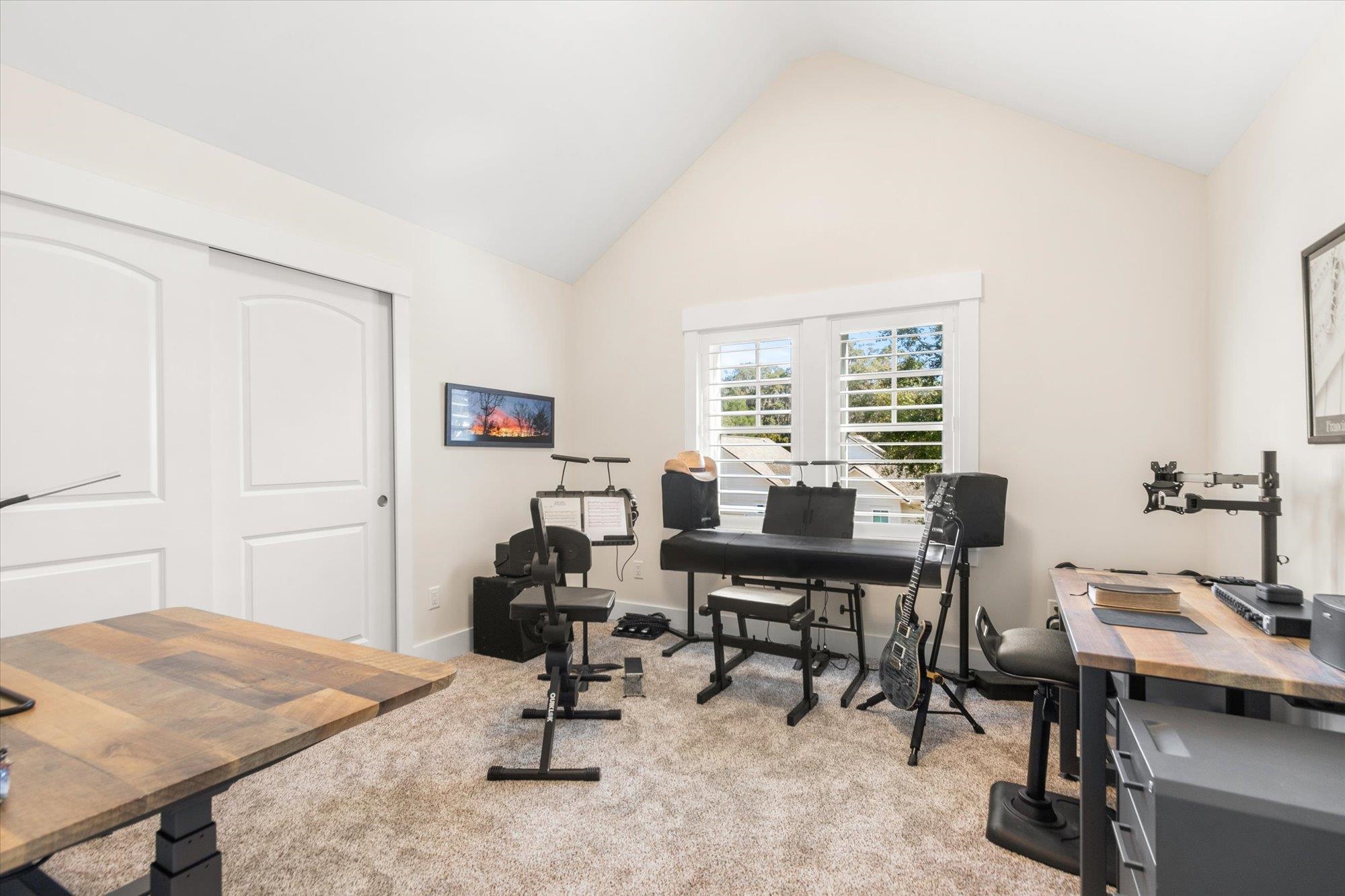 28341 Grandview Manor