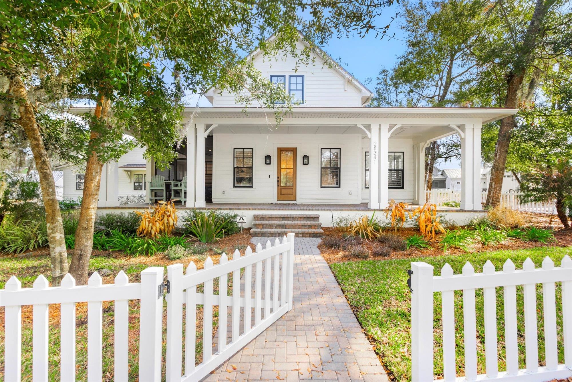 28341 Grandview Manor